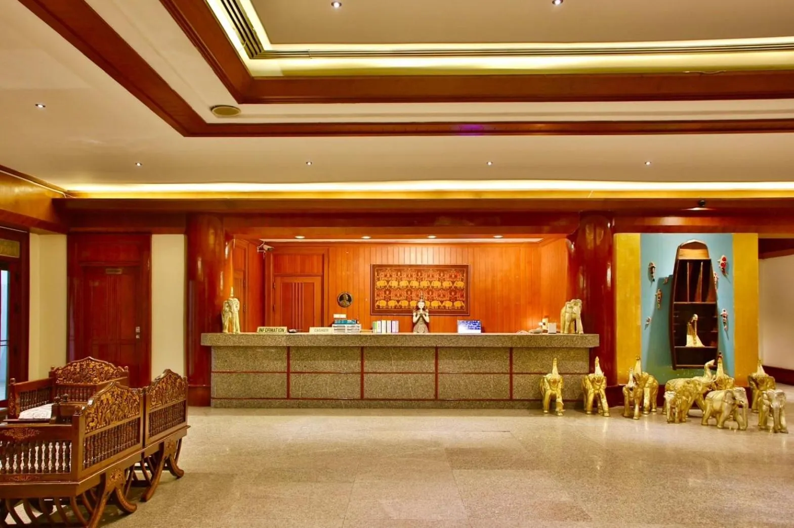 Property building in Thapaeplacehotel