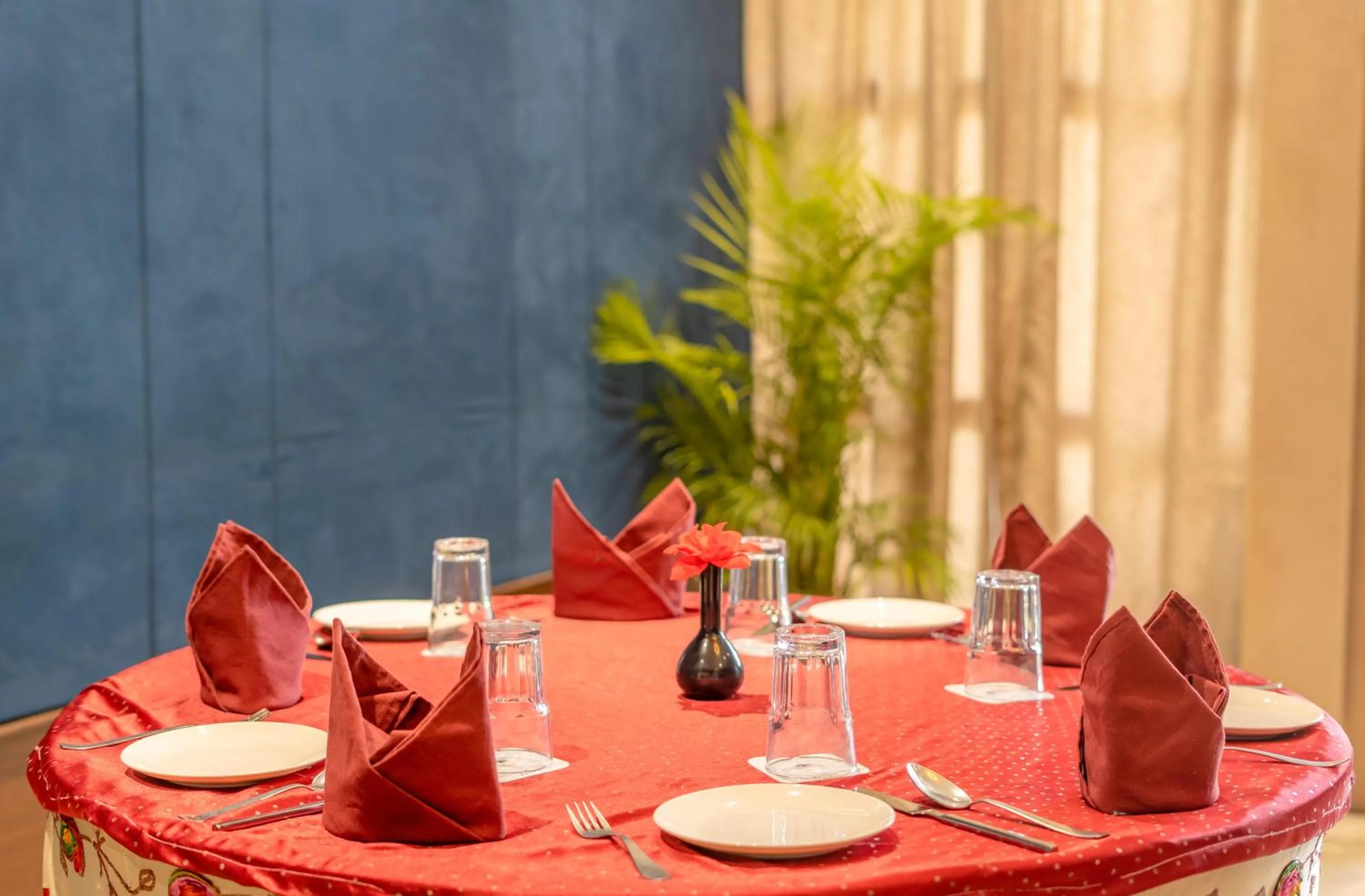 Food and drinks in Enrise by Sayaji Harda