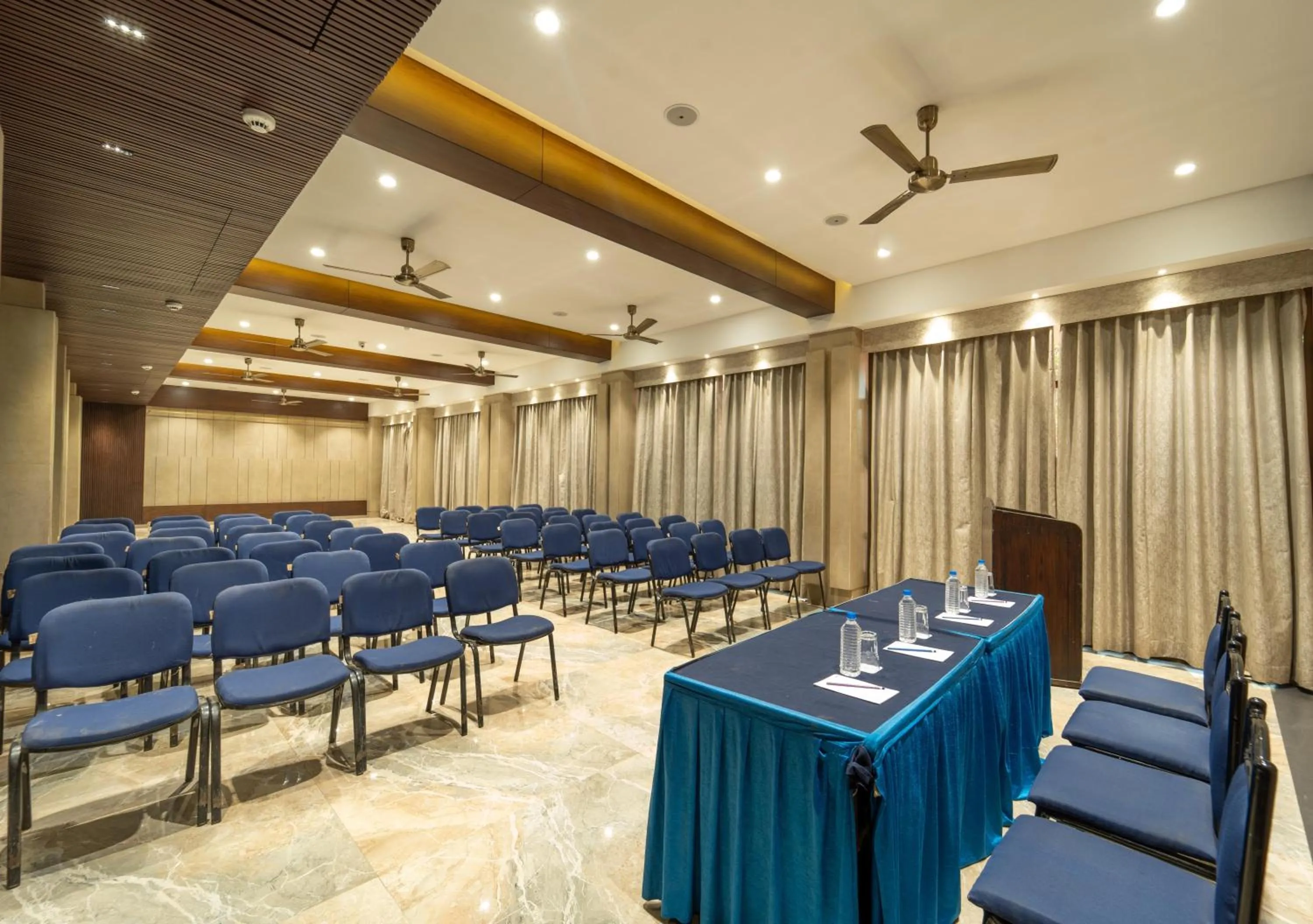 Meeting/conference room in Enrise by Sayaji Harda