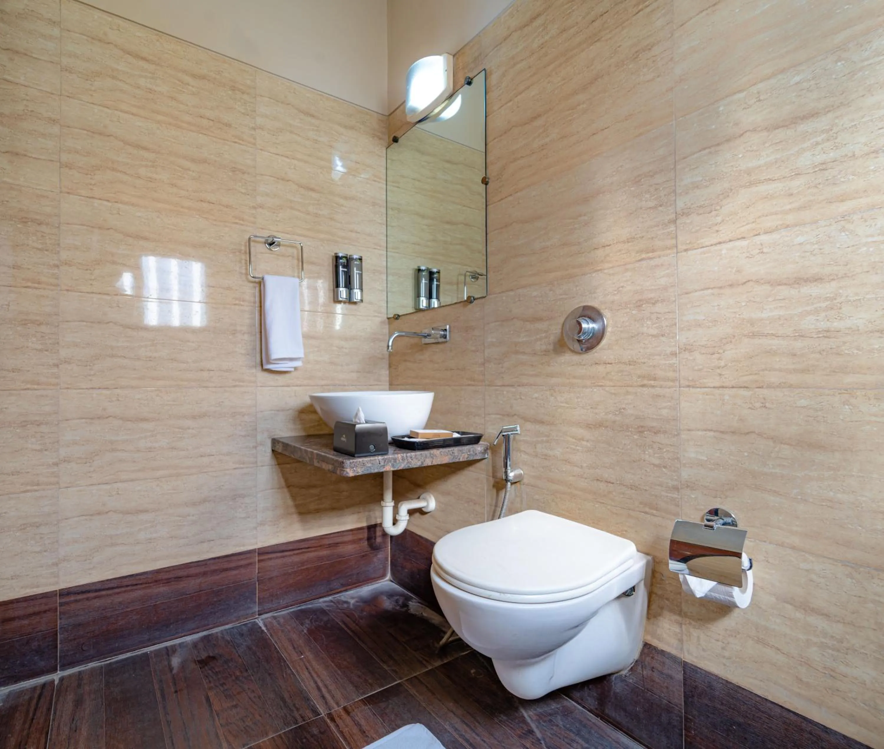 Shower in Enrise by Sayaji Harda