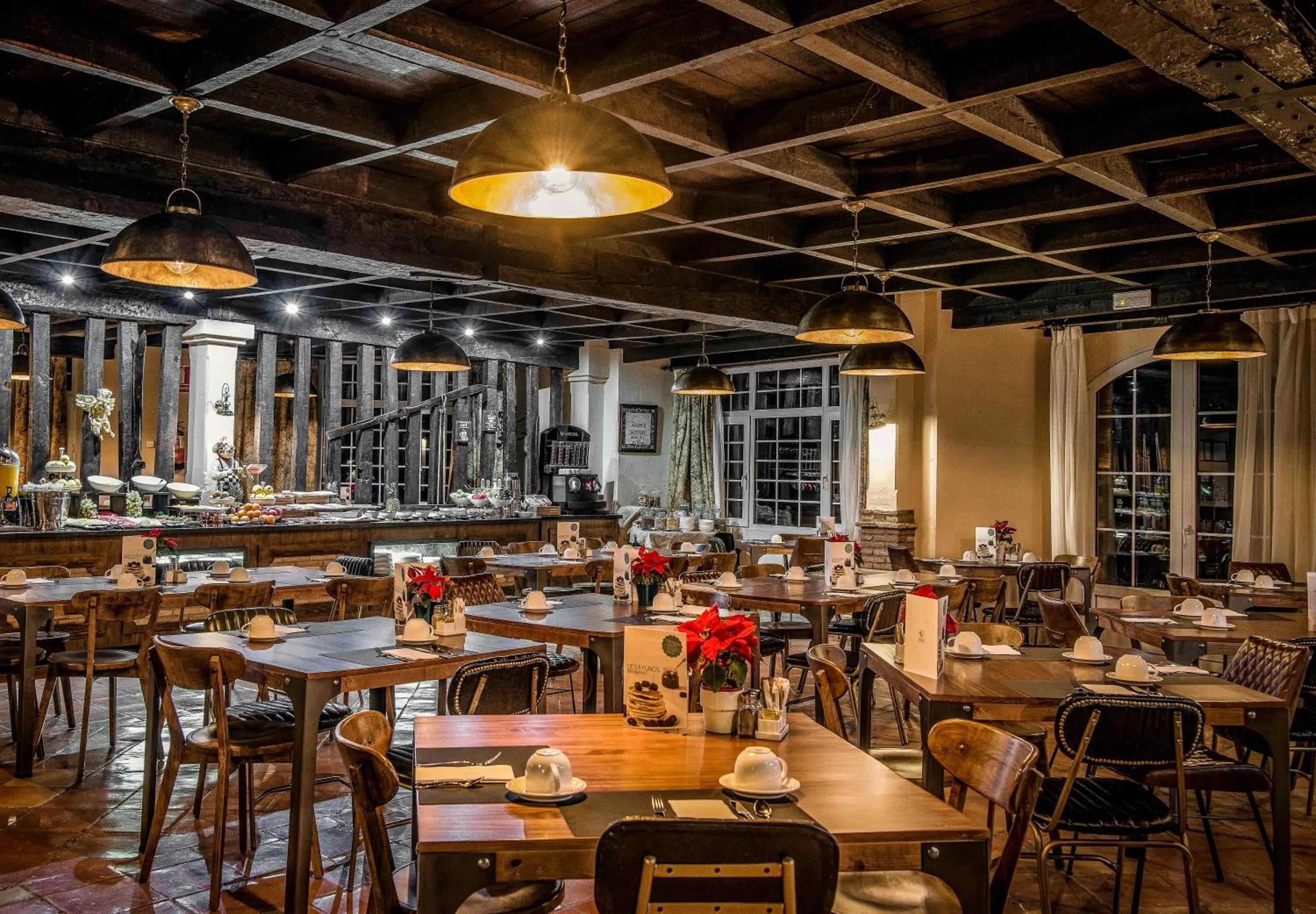 Restaurant/places to eat in Vincci Selección Rumaykiyya