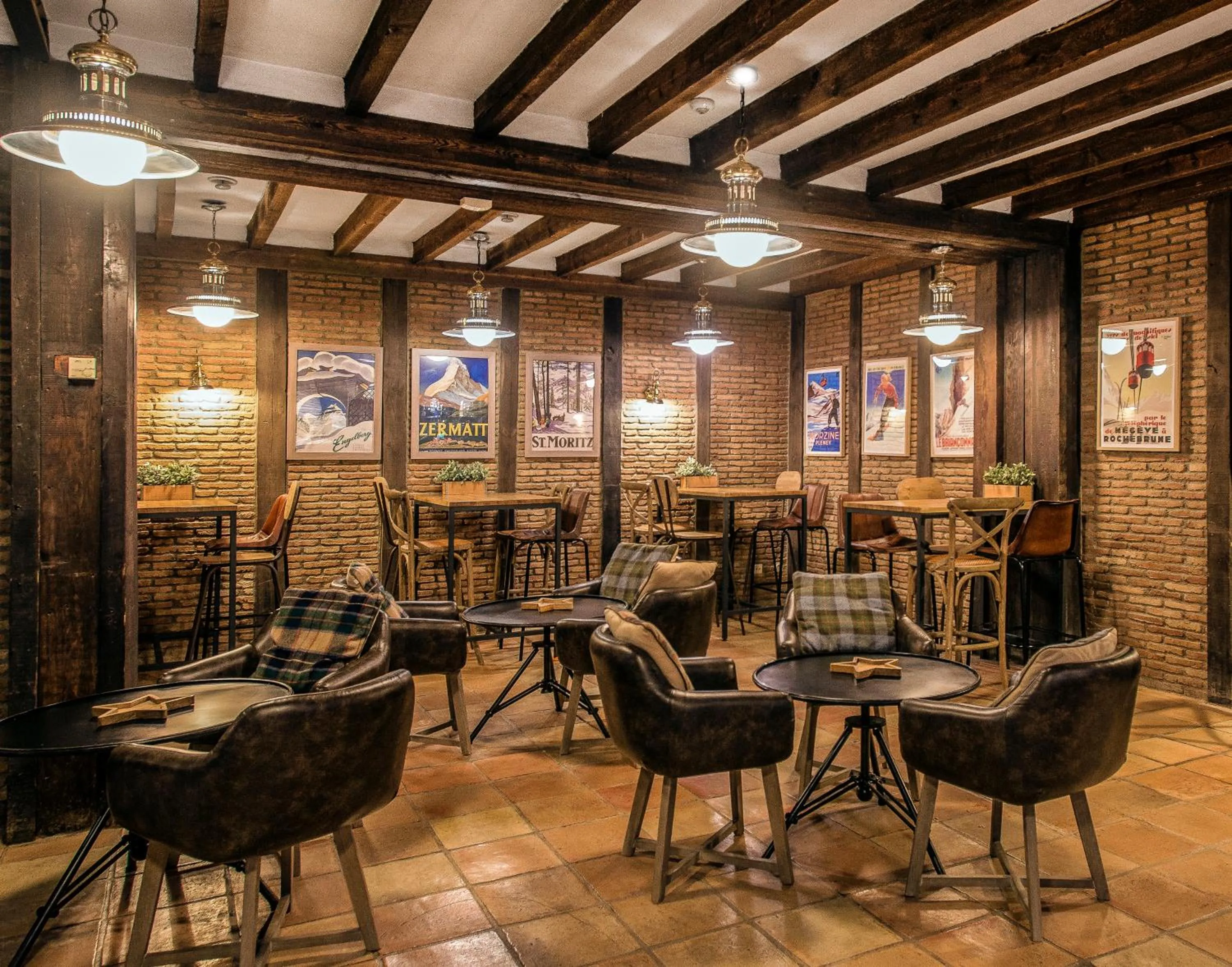 Lounge or bar in Vincci Selección Rumaykiyya