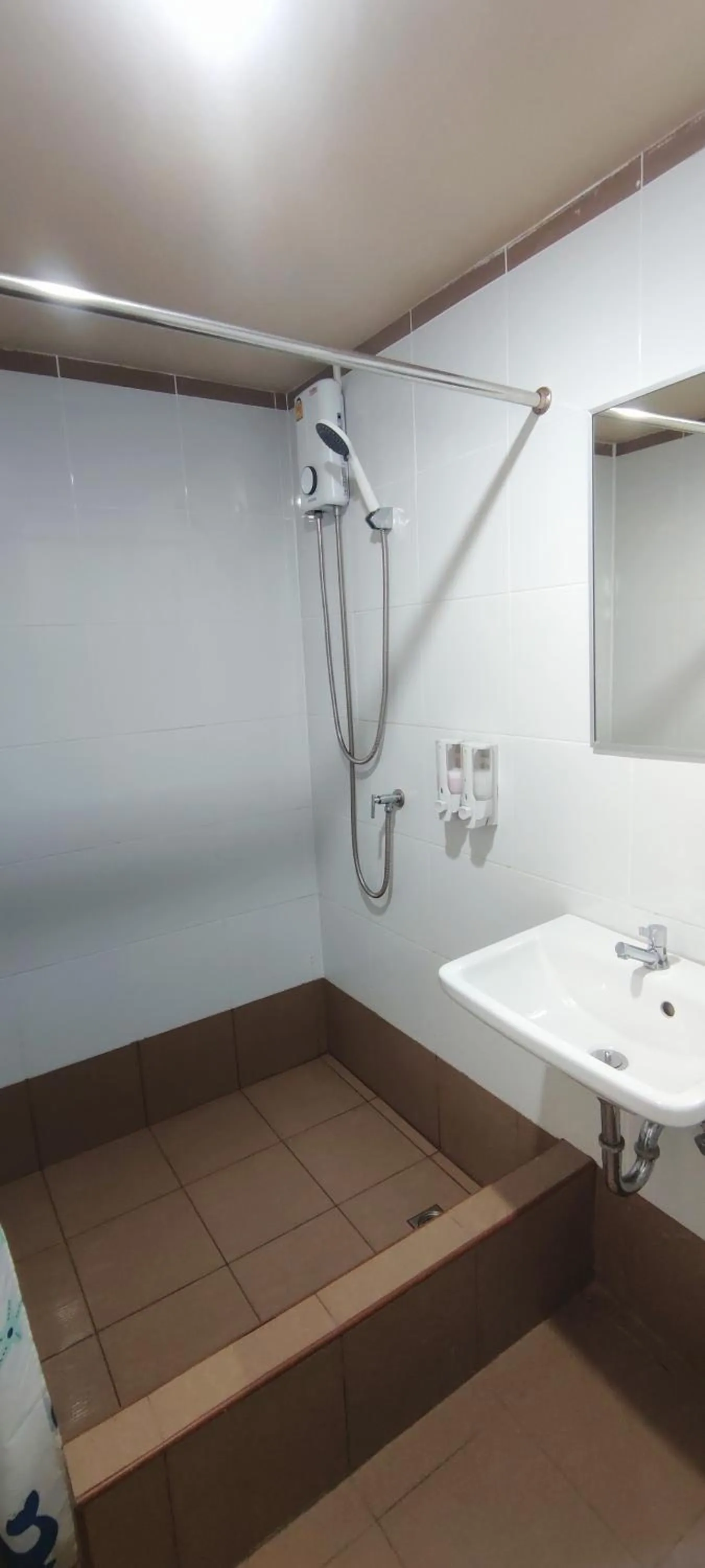 Shower in The Sea Bangsaen Hotel