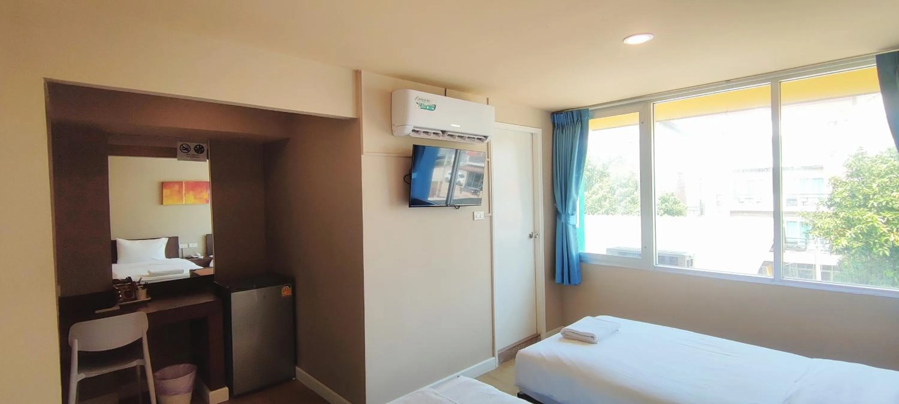 air conditioner, Bed in The Sea Bangsaen Hotel
