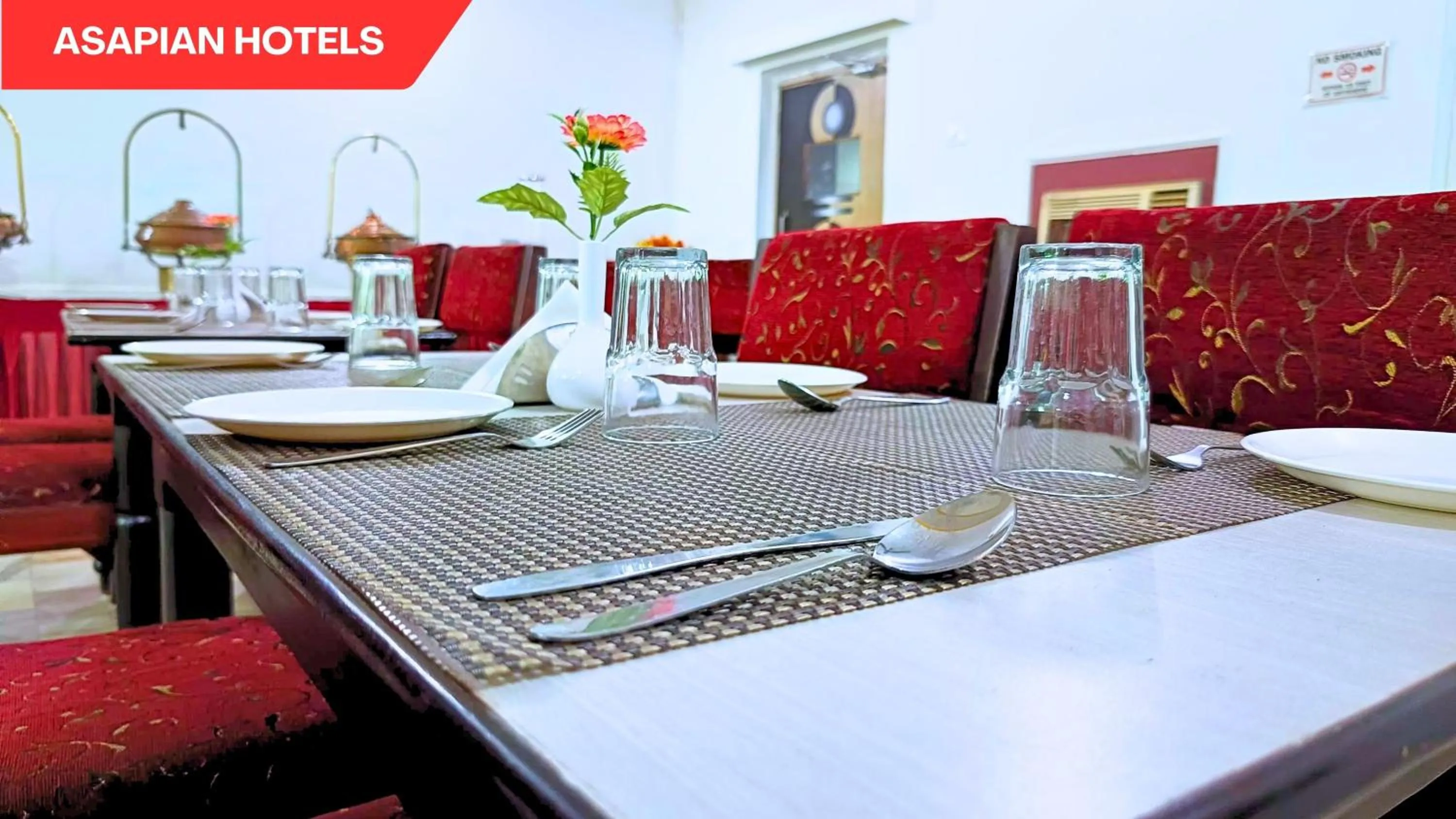 Restaurant/places to eat in Hotel Vijay Deluxe