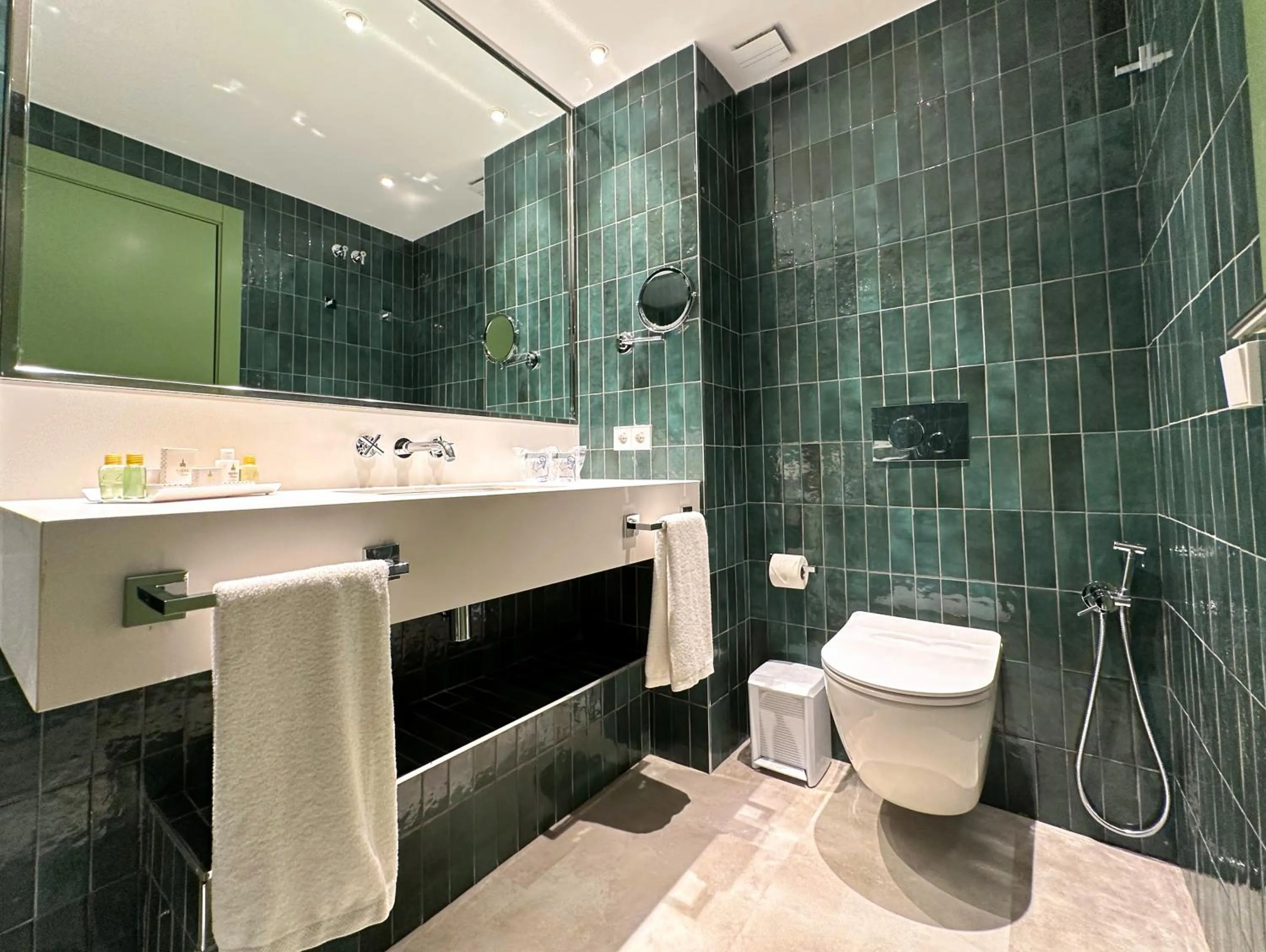 Bathroom in Ribera de Triana Hotel