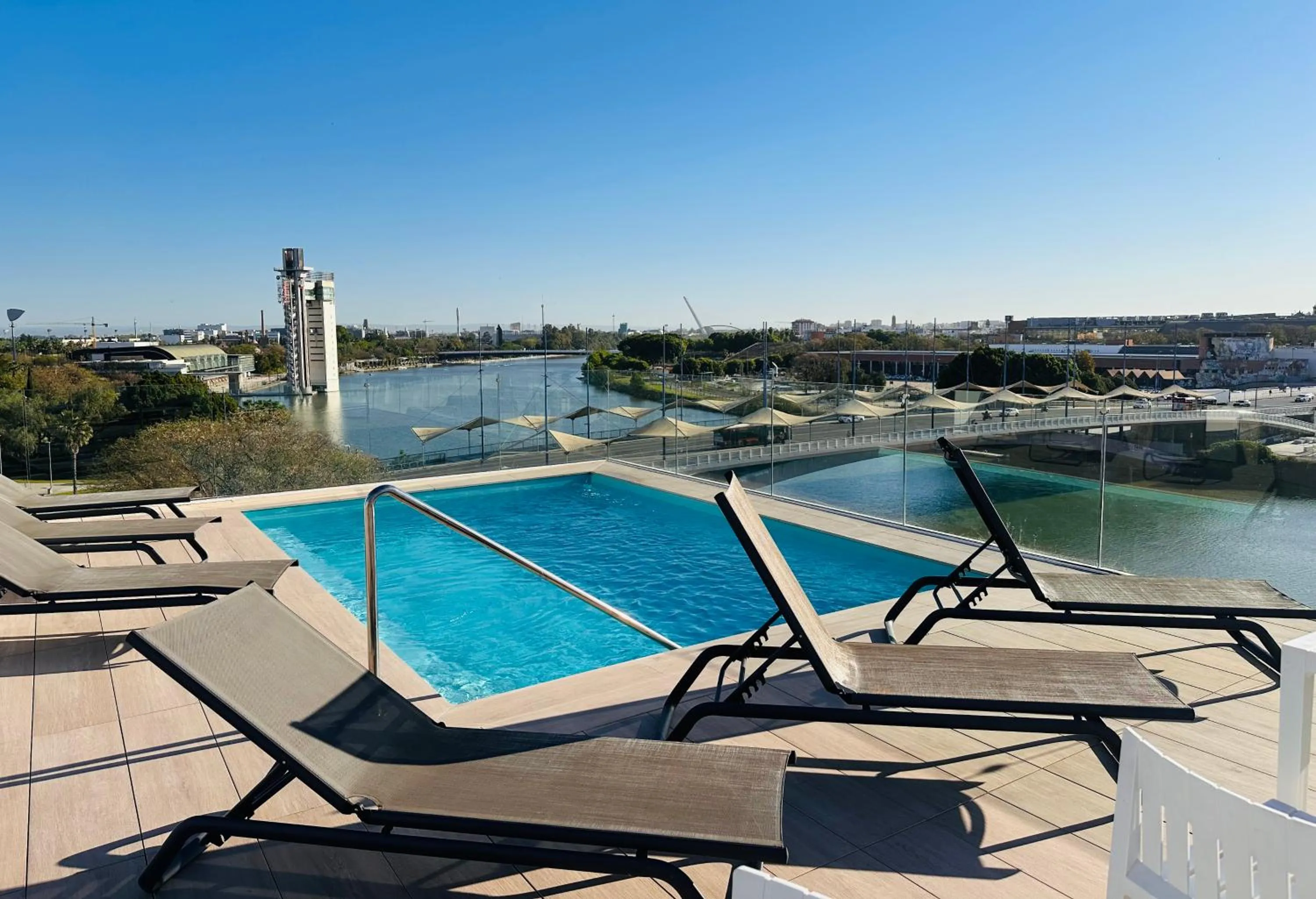 Swimming pool in Ribera de Triana Hotel