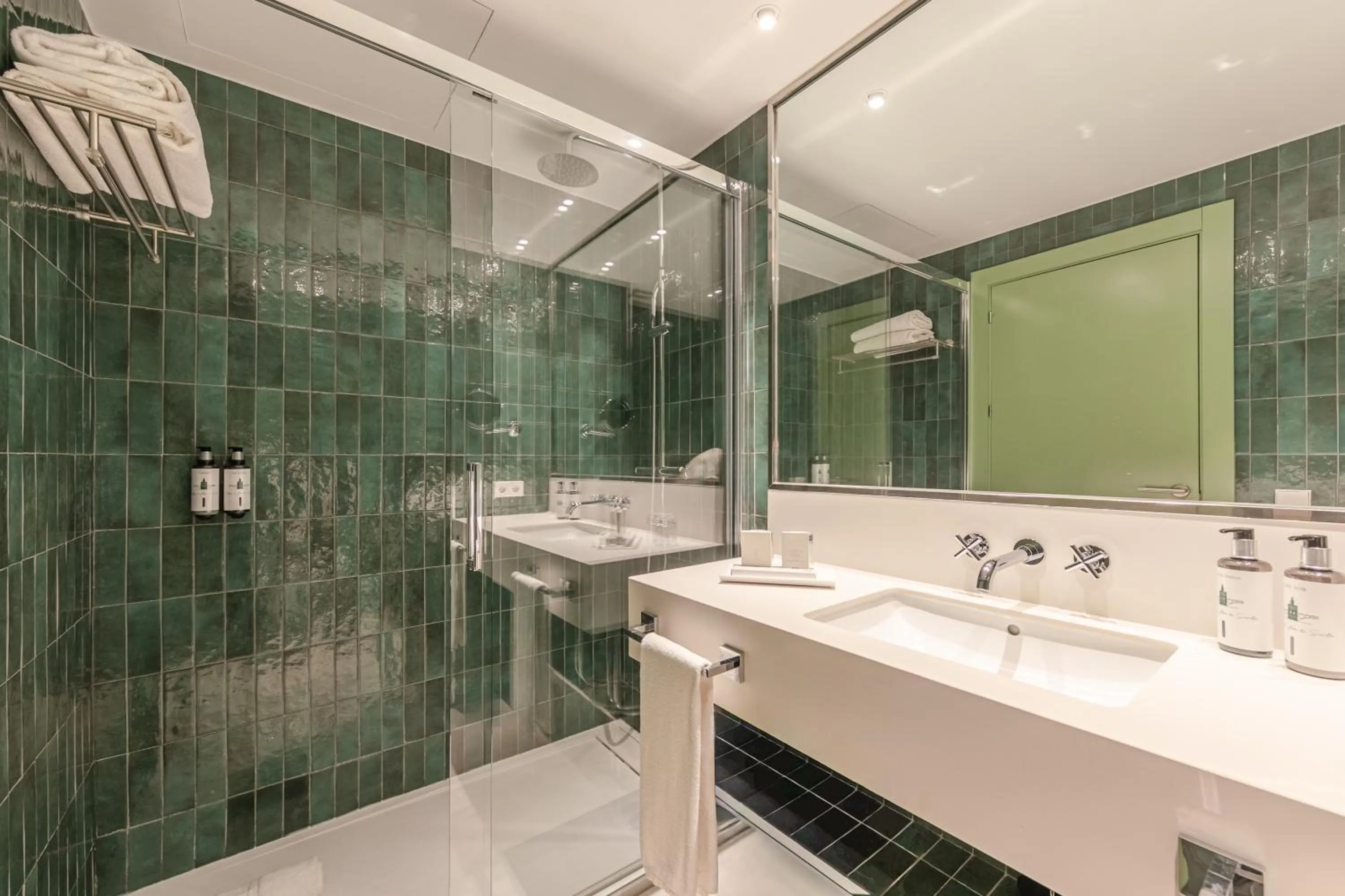 Bathroom in Ribera de Triana Hotel