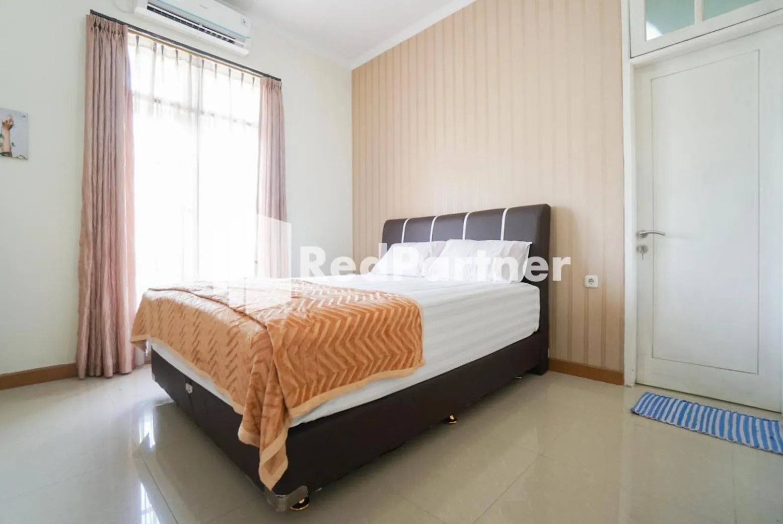 Bedroom, Bed in Fazza Syariah Mitra RedDoorz