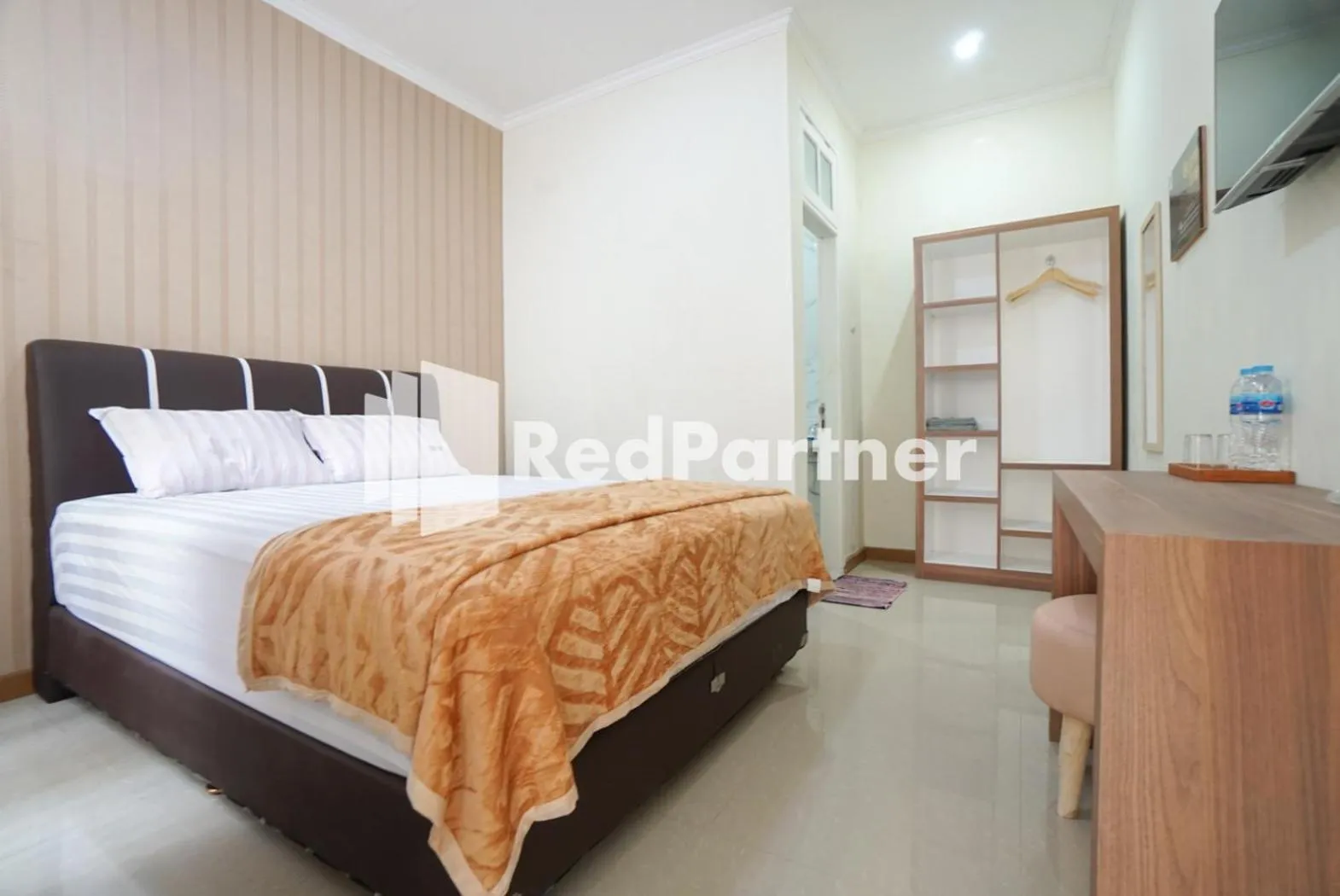 Bedroom, Bed in Fazza Syariah Mitra RedDoorz