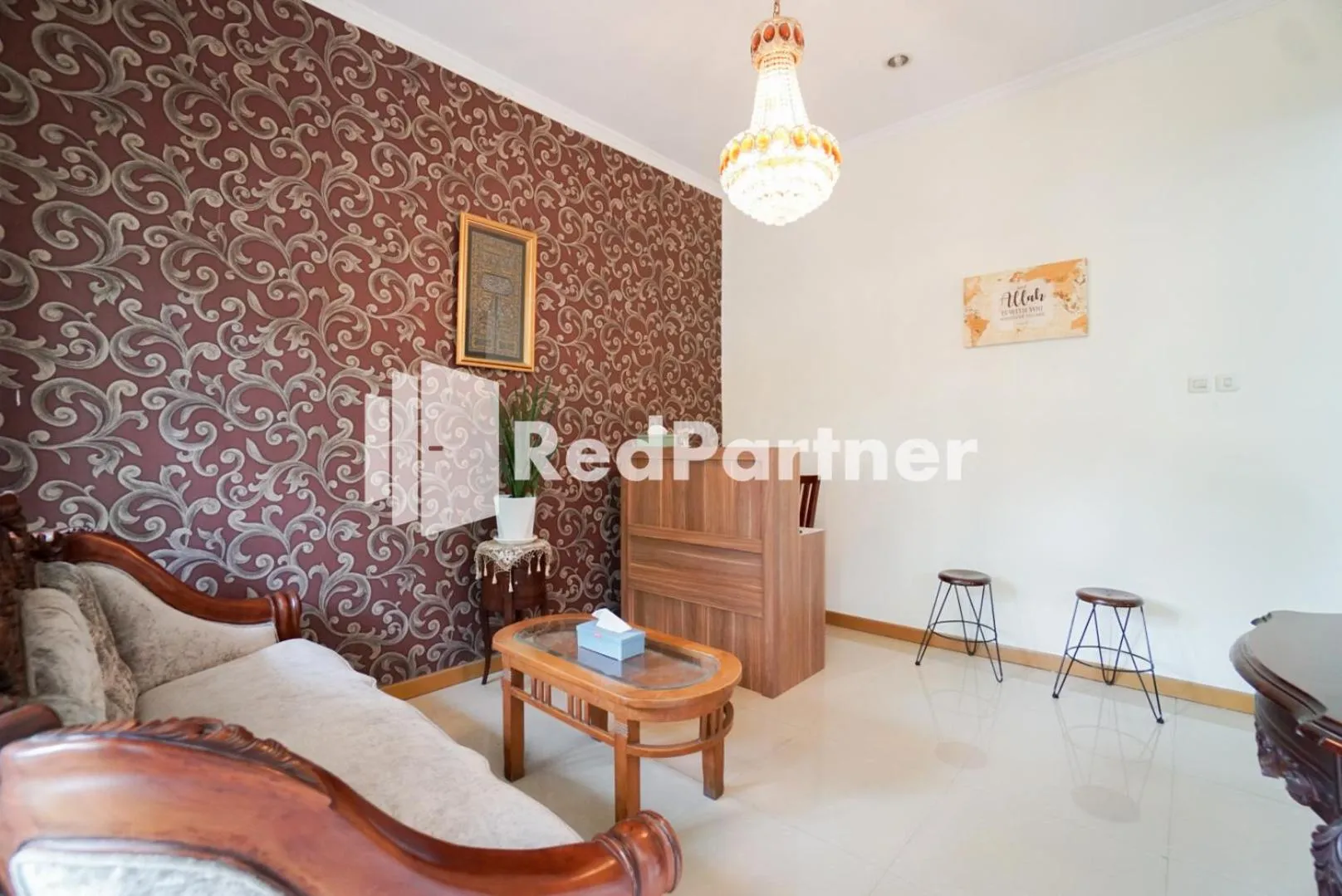 Living room, Bed in Fazza Syariah Mitra RedDoorz