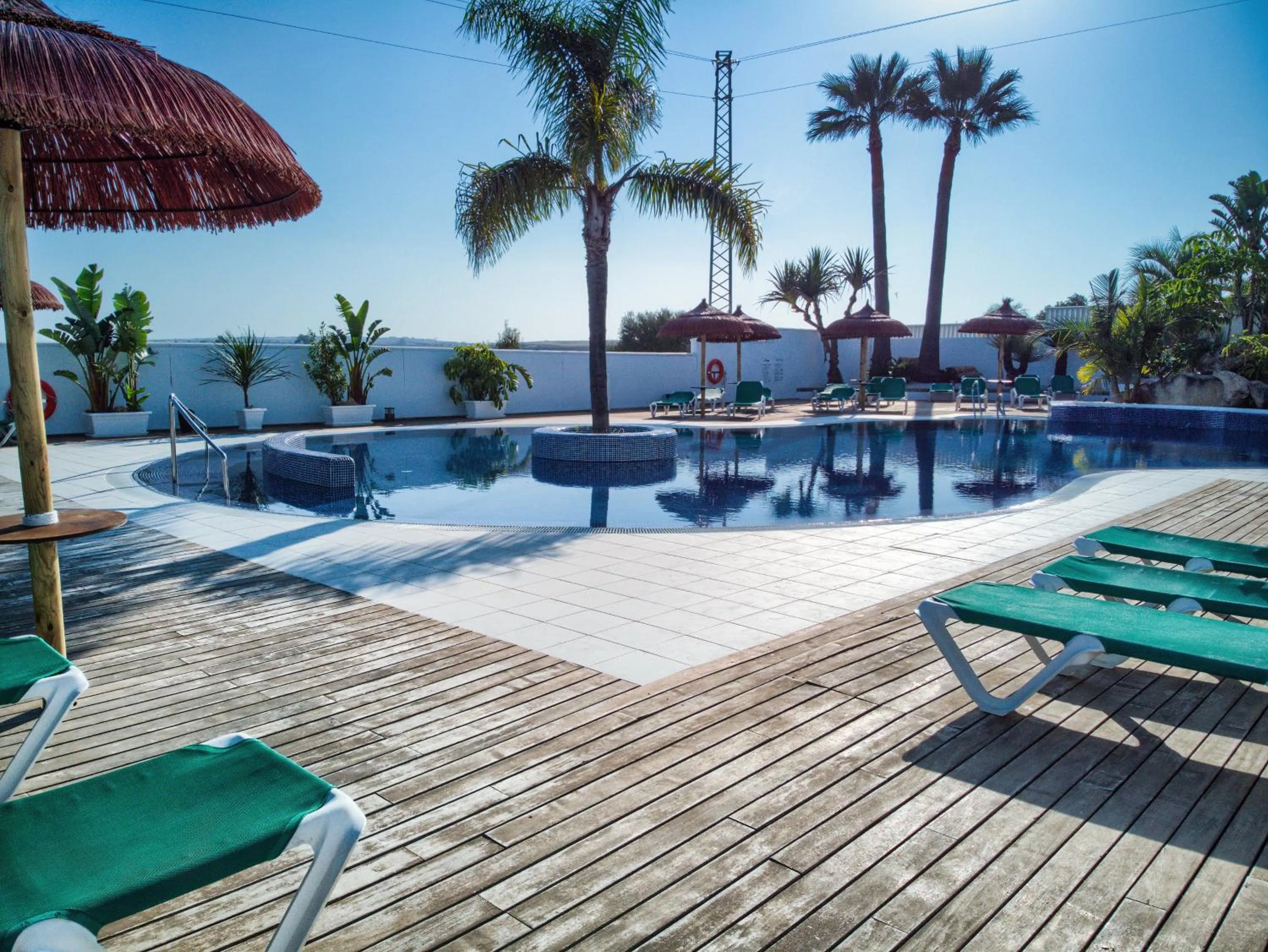 Swimming pool in Apartamentos Piedramar