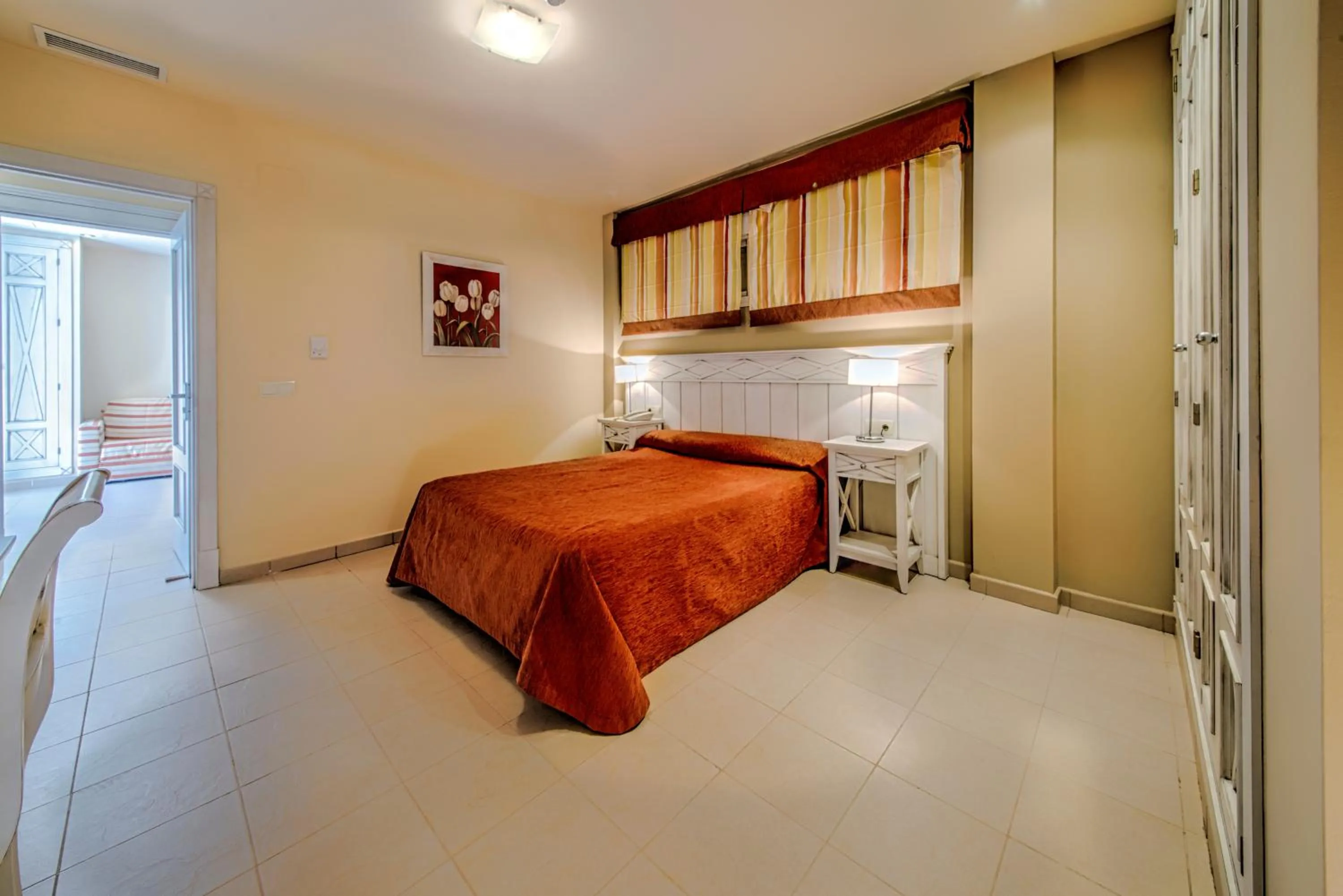 Photo of the whole room in Apartamentos Piedramar