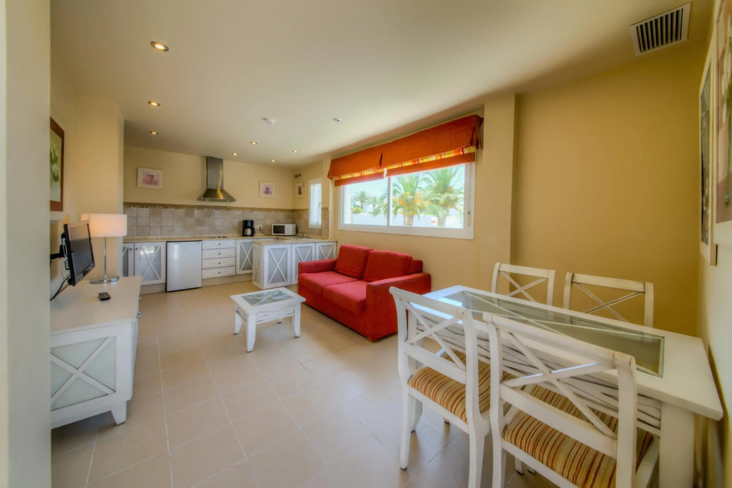 Kitchen or kitchenette in Apartamentos Piedramar