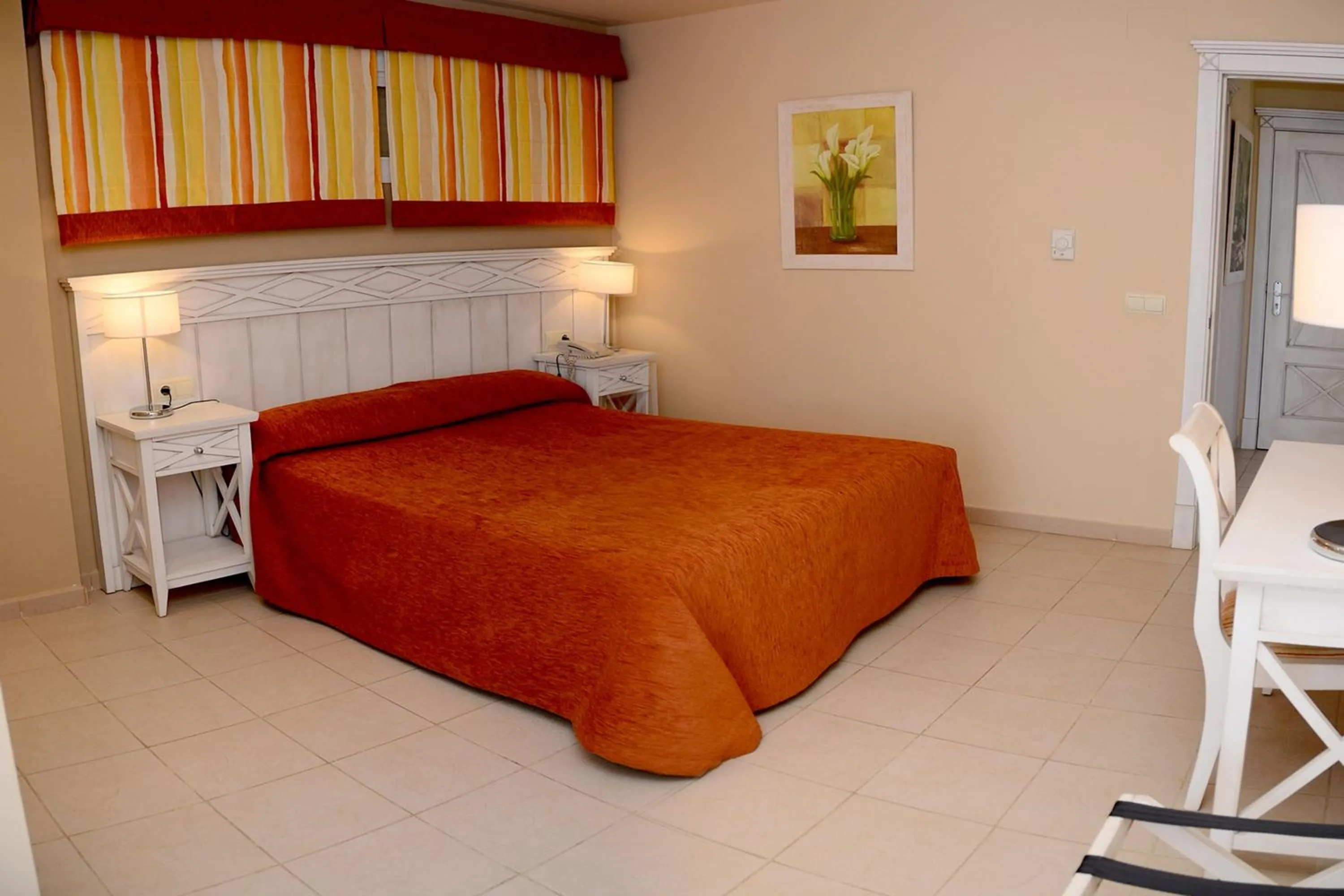 Photo of the whole room in Apartamentos Piedramar