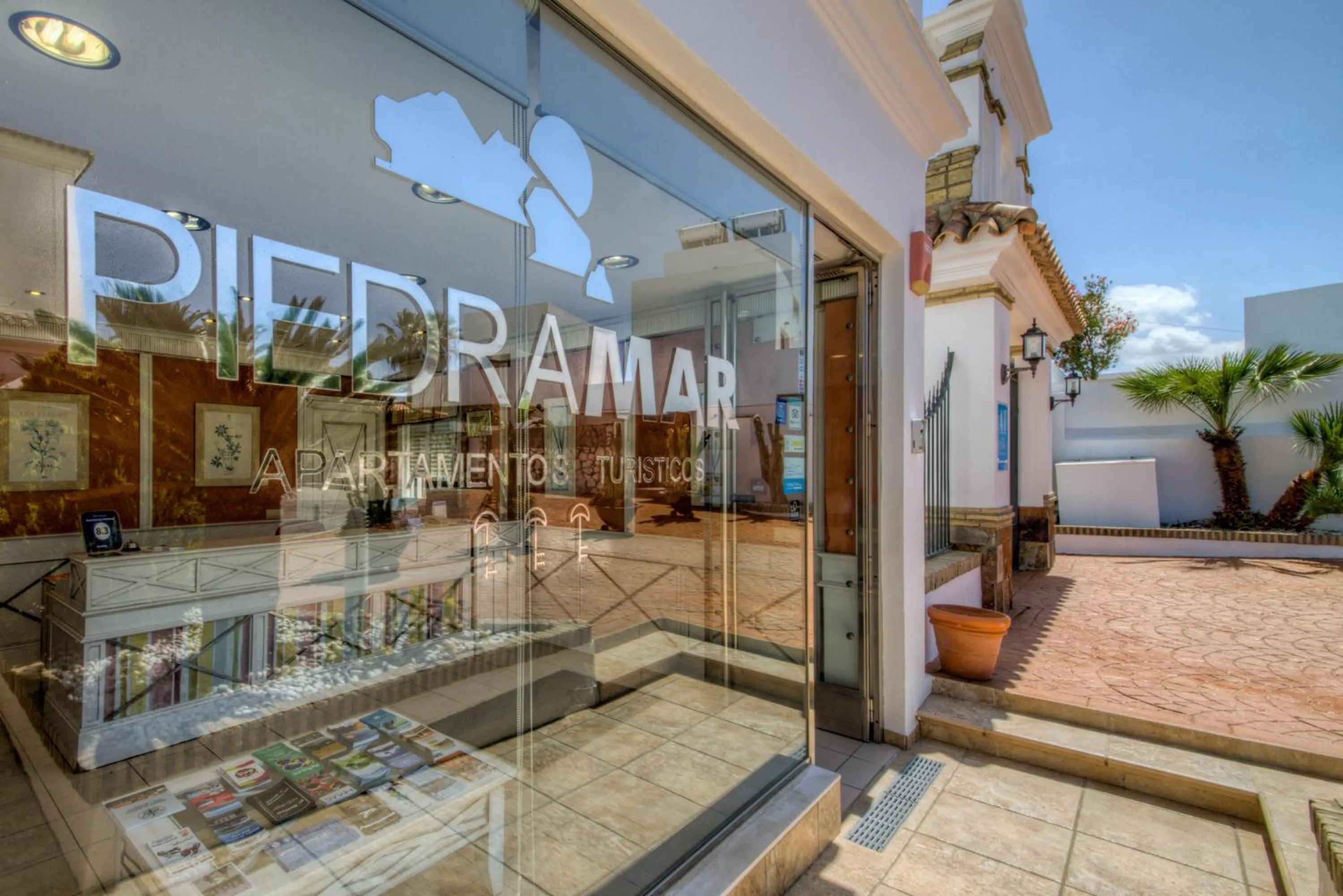 Lobby or reception in Apartamentos Piedramar