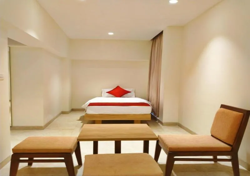 Bed in The Paradise Hotel - LUXURY STAY