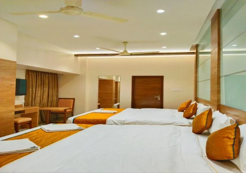 Bed in The Paradise Hotel - LUXURY STAY