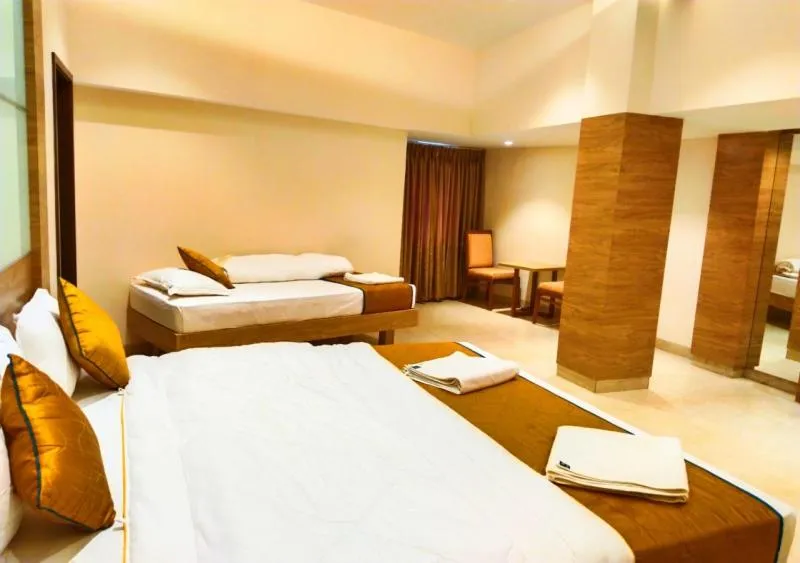 Bed in The Paradise Hotel - LUXURY STAY