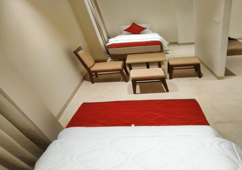 Bed in The Paradise Hotel - LUXURY STAY
