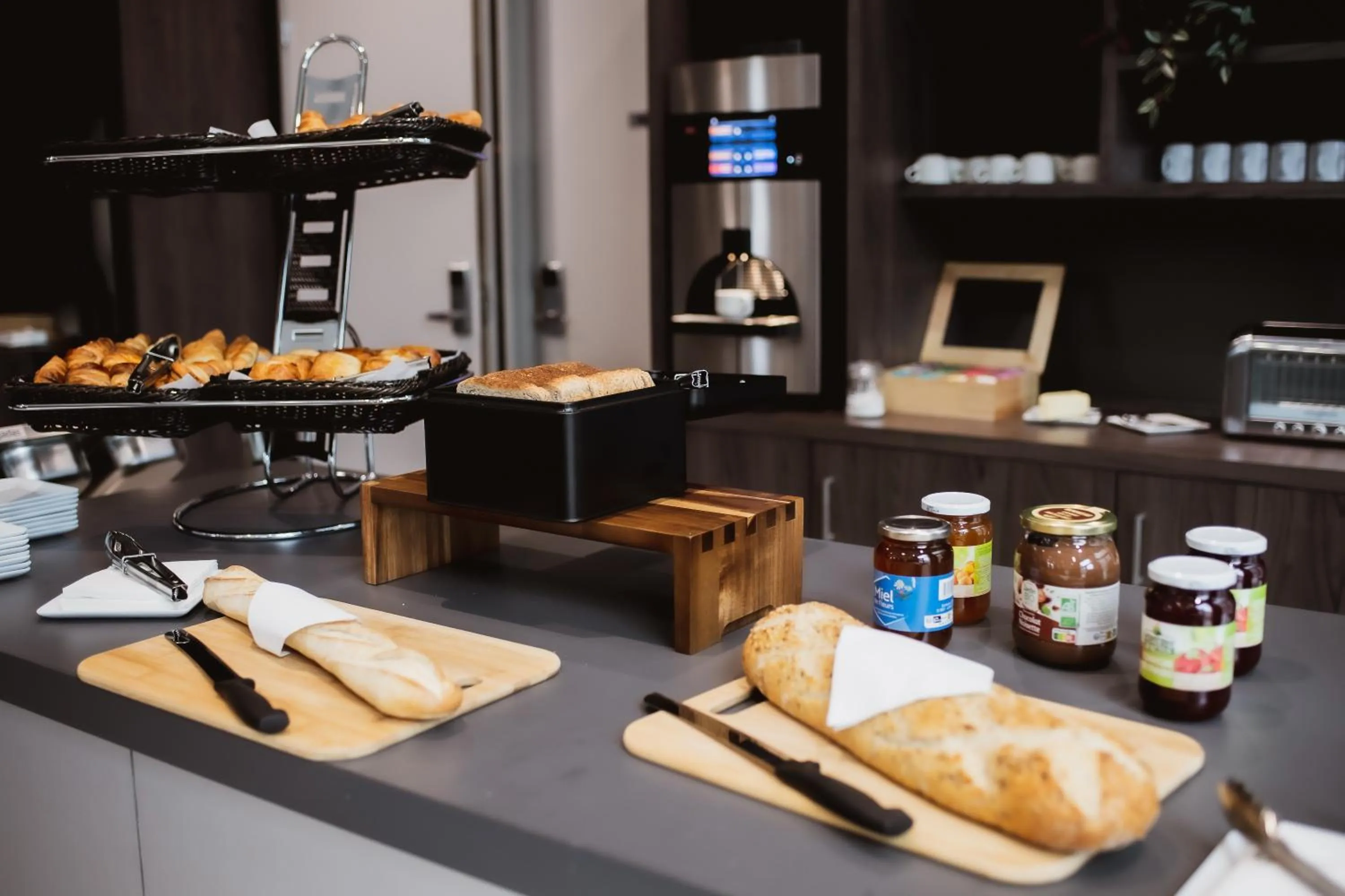 Breakfast in easyHotel Paris Nord Aubervilliers