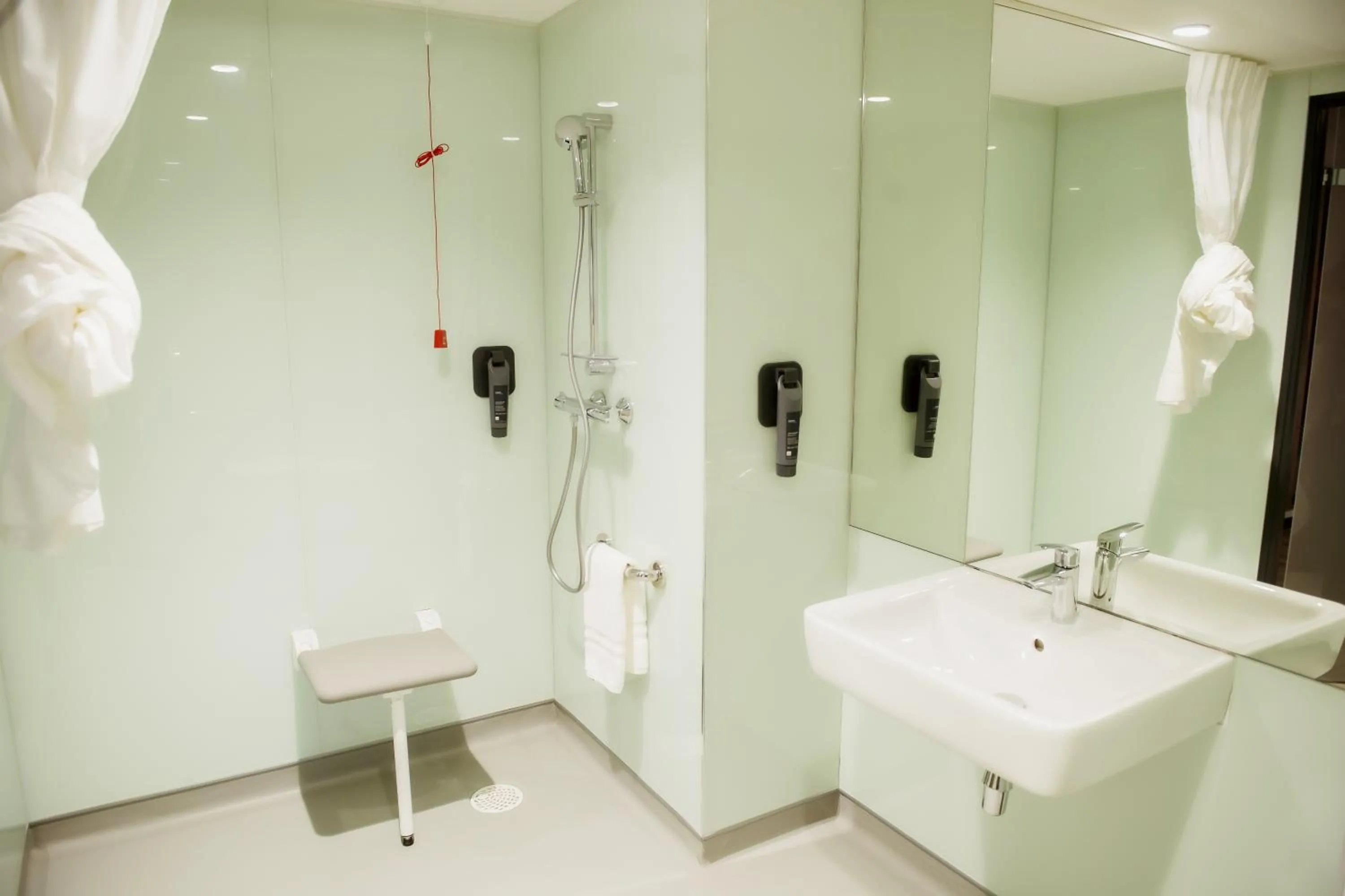 Bathroom in easyHotel Paris Nord Aubervilliers