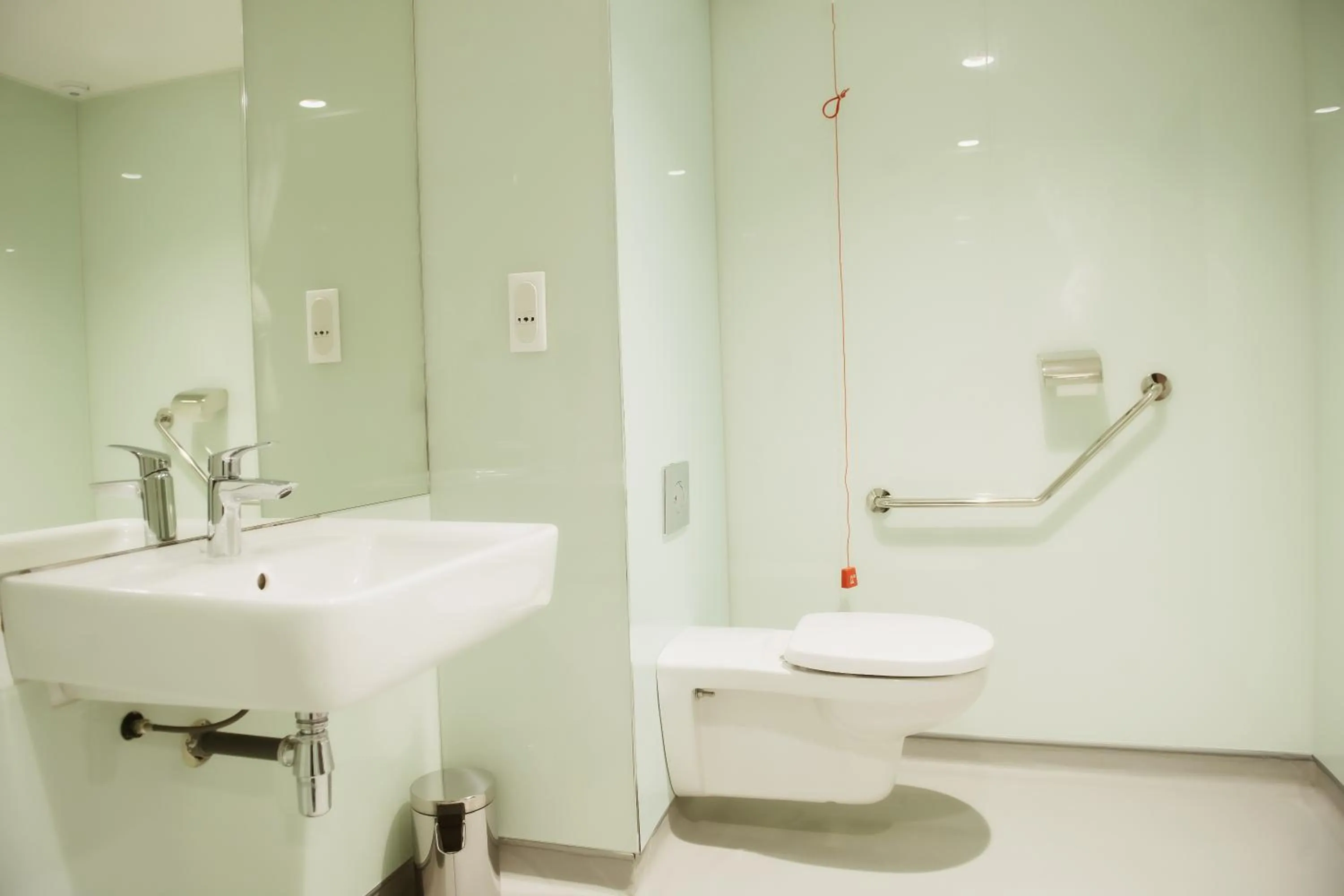 Bathroom in easyHotel Paris Nord Aubervilliers