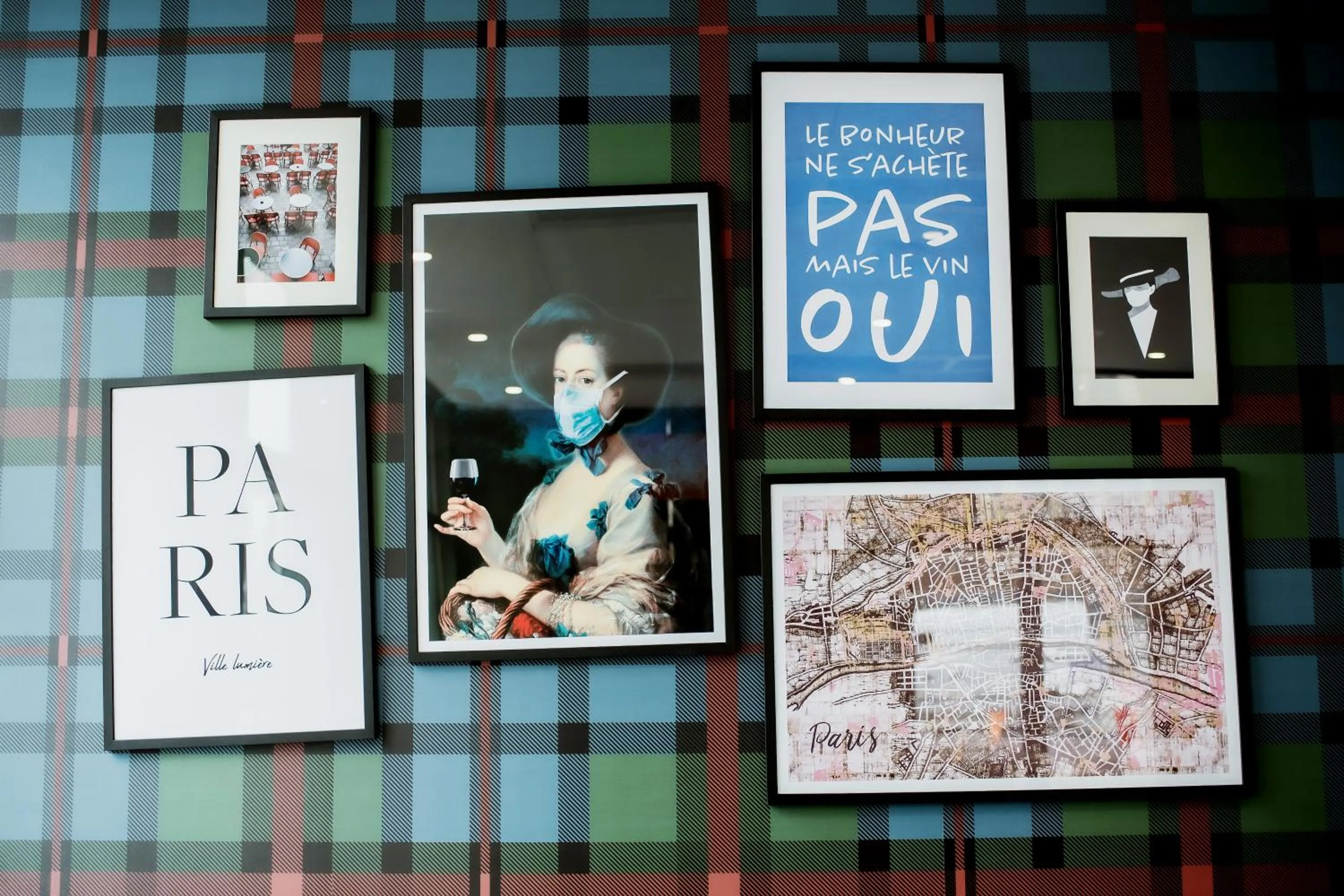 Restaurant/places to eat in easyHotel Paris Nord Aubervilliers