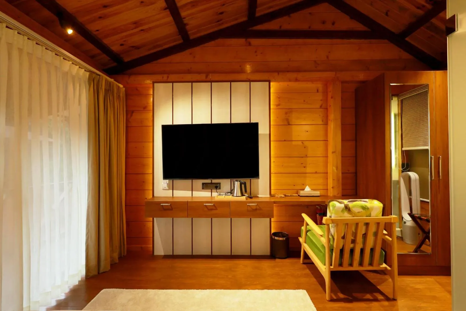 TV and multimedia in Wooden ECR Sea Resort