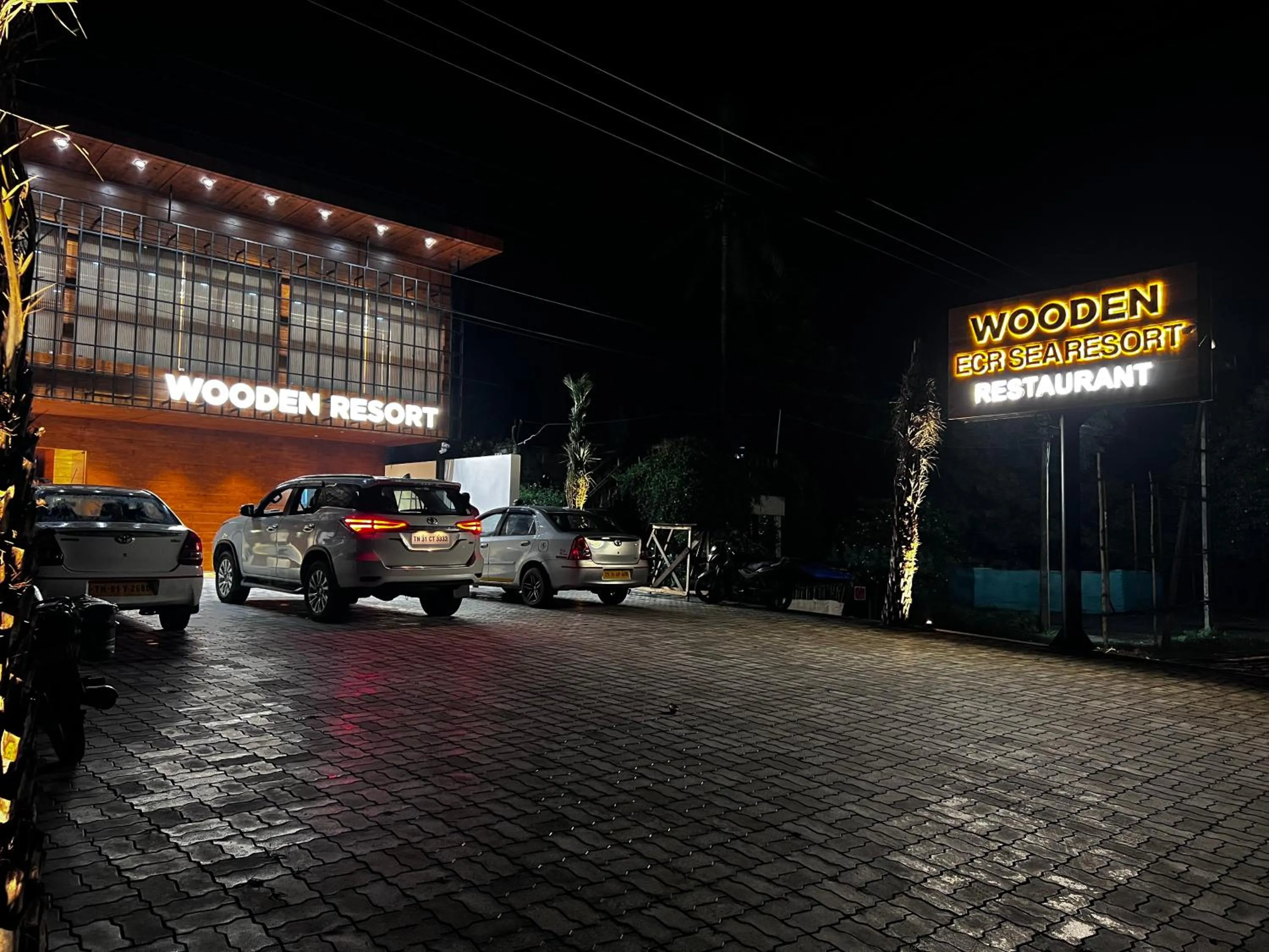 Parking in Wooden ECR Sea Resort