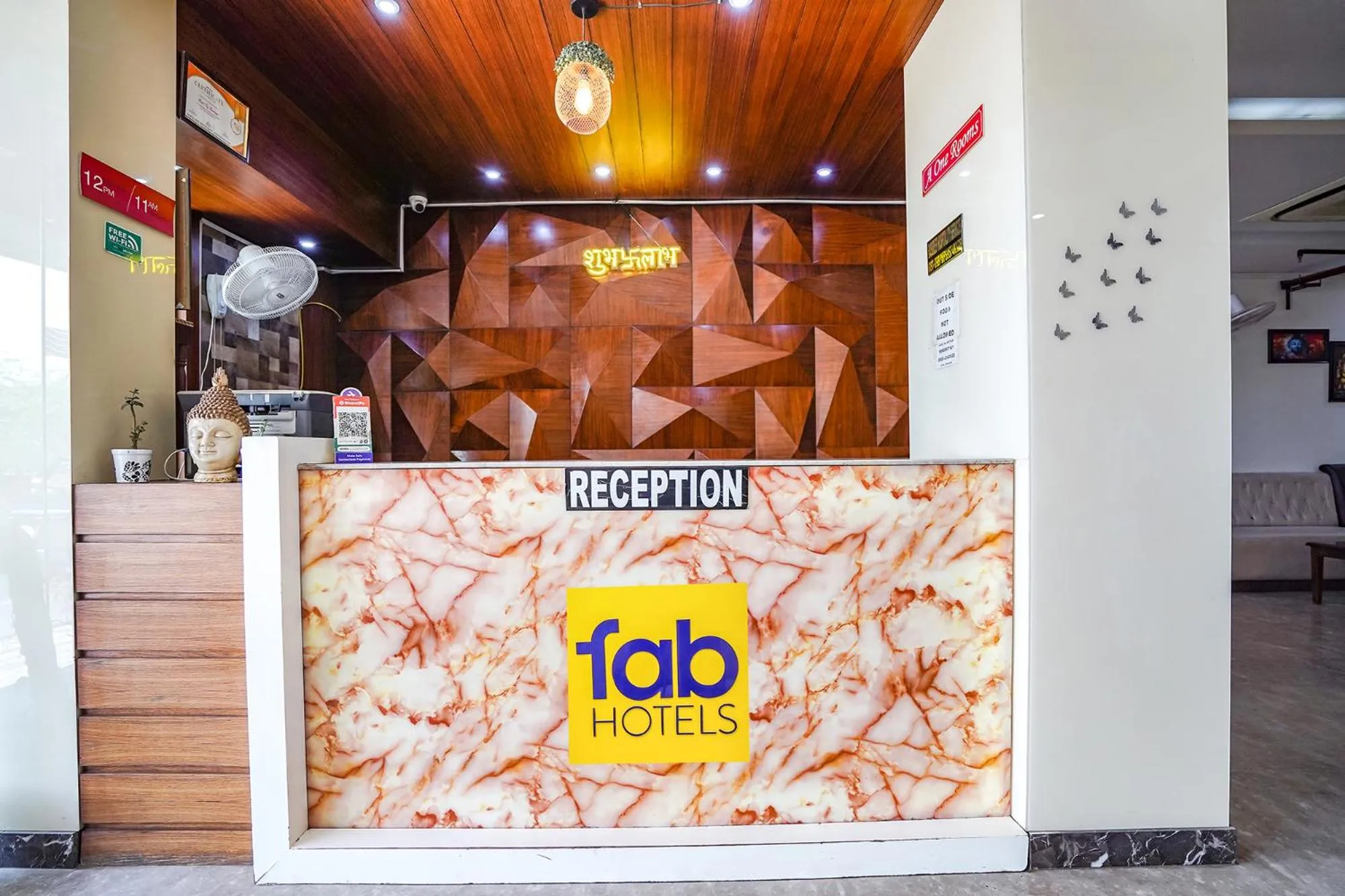 Lobby or reception in FabHotel Taj Heritage