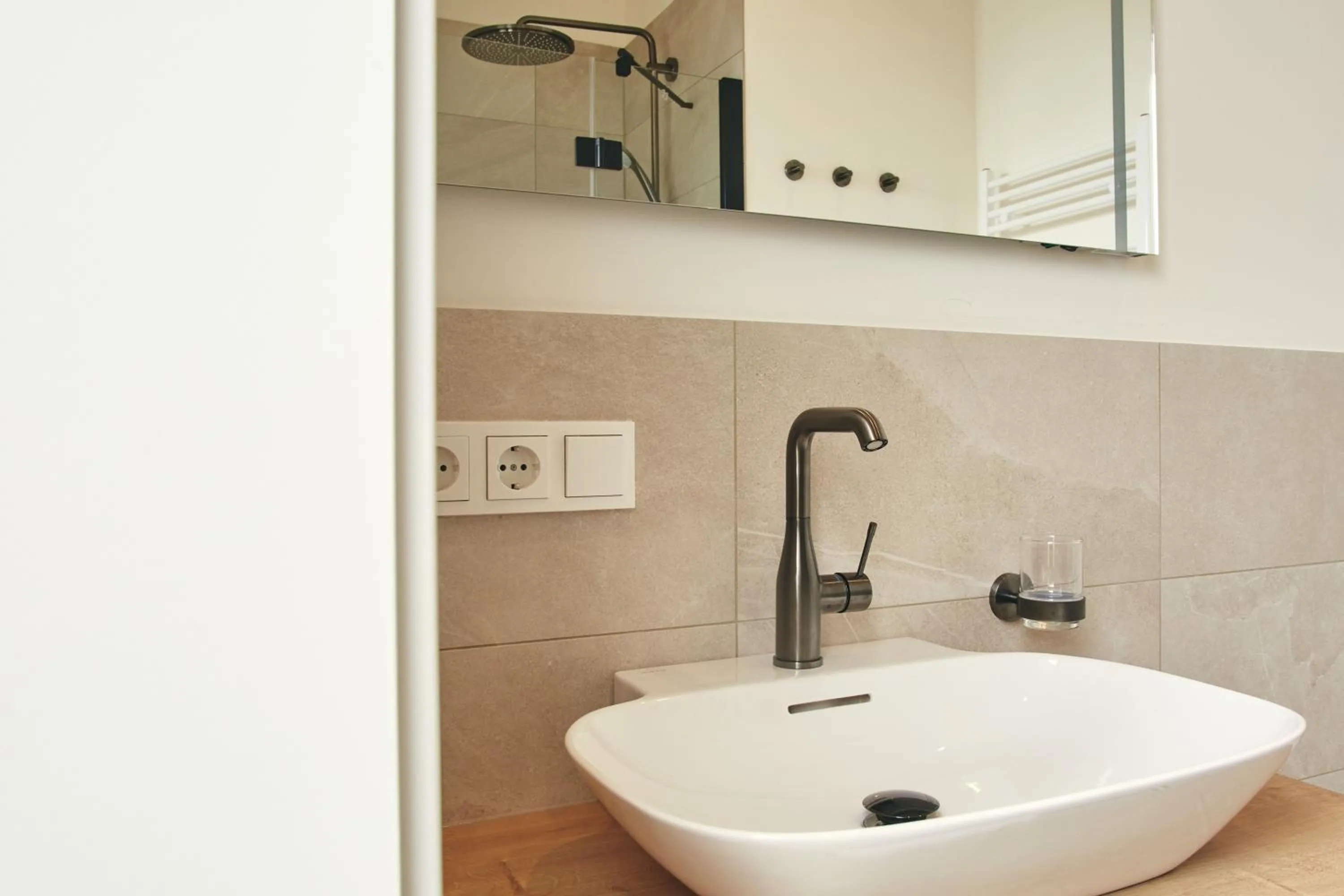 Bathroom in HOMEBOUND APARTMENTS Bad Goisern - contactless check-in