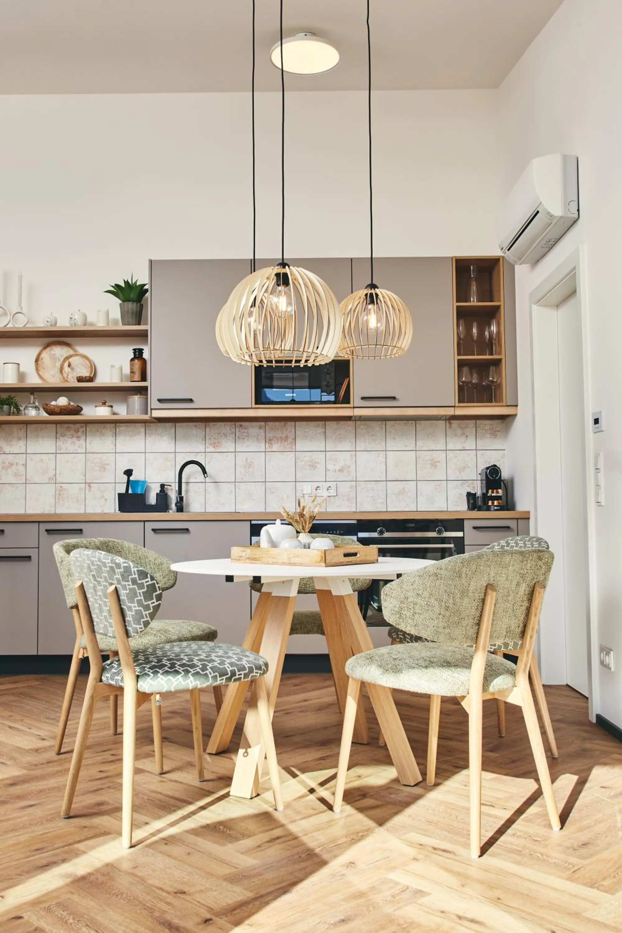 Kitchen or kitchenette in HOMEBOUND APARTMENTS Bad Goisern - contactless check-in