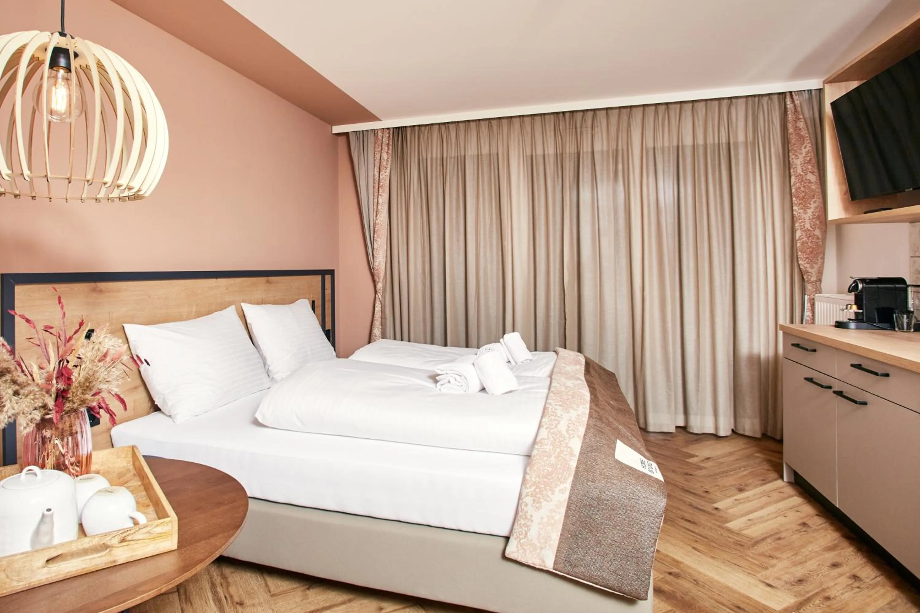 Photo of the whole room, Bed in HOMEBOUND APARTMENTS Bad Goisern - contactless check-in