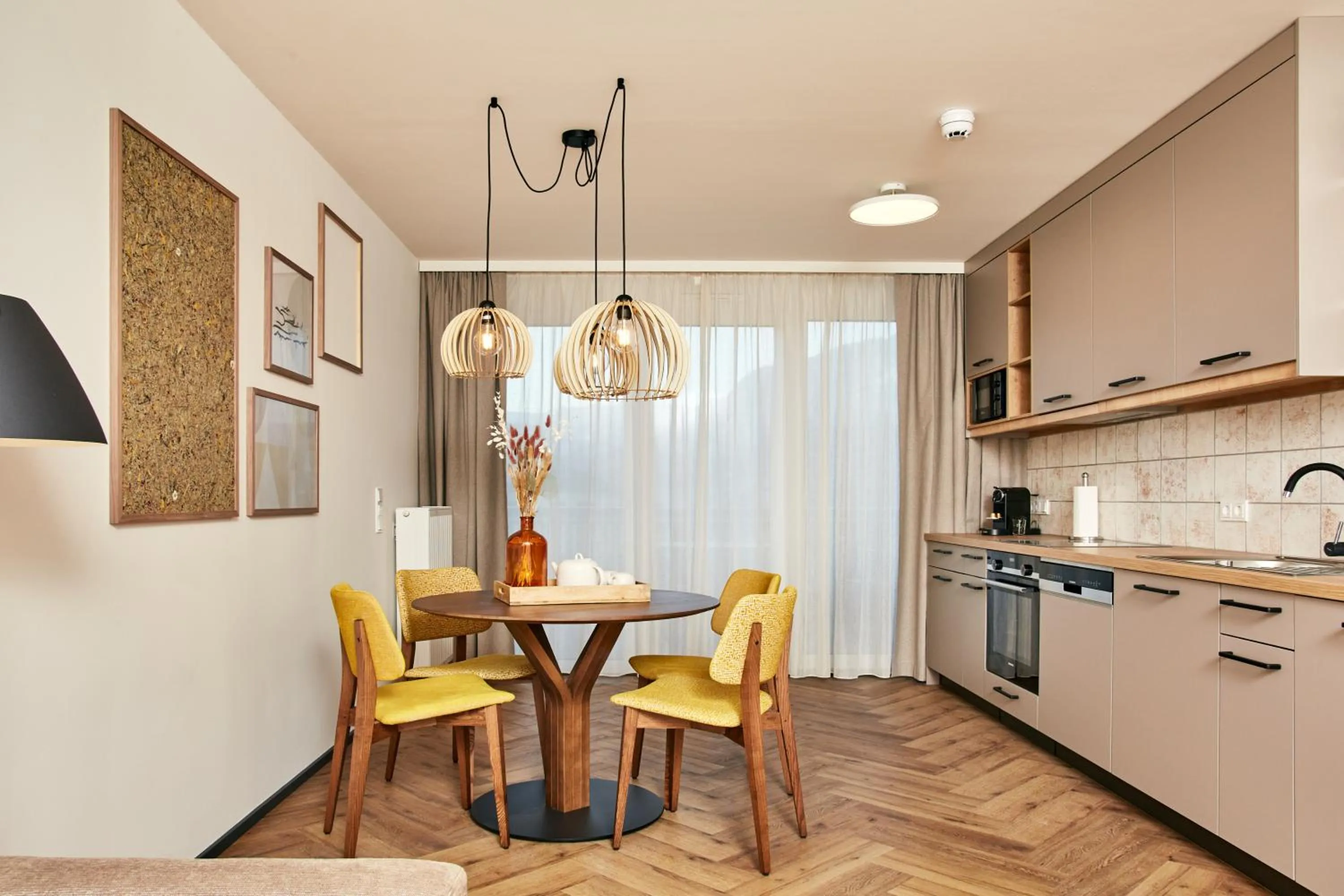 Kitchen or kitchenette in HOMEBOUND APARTMENTS Bad Goisern - contactless check-in