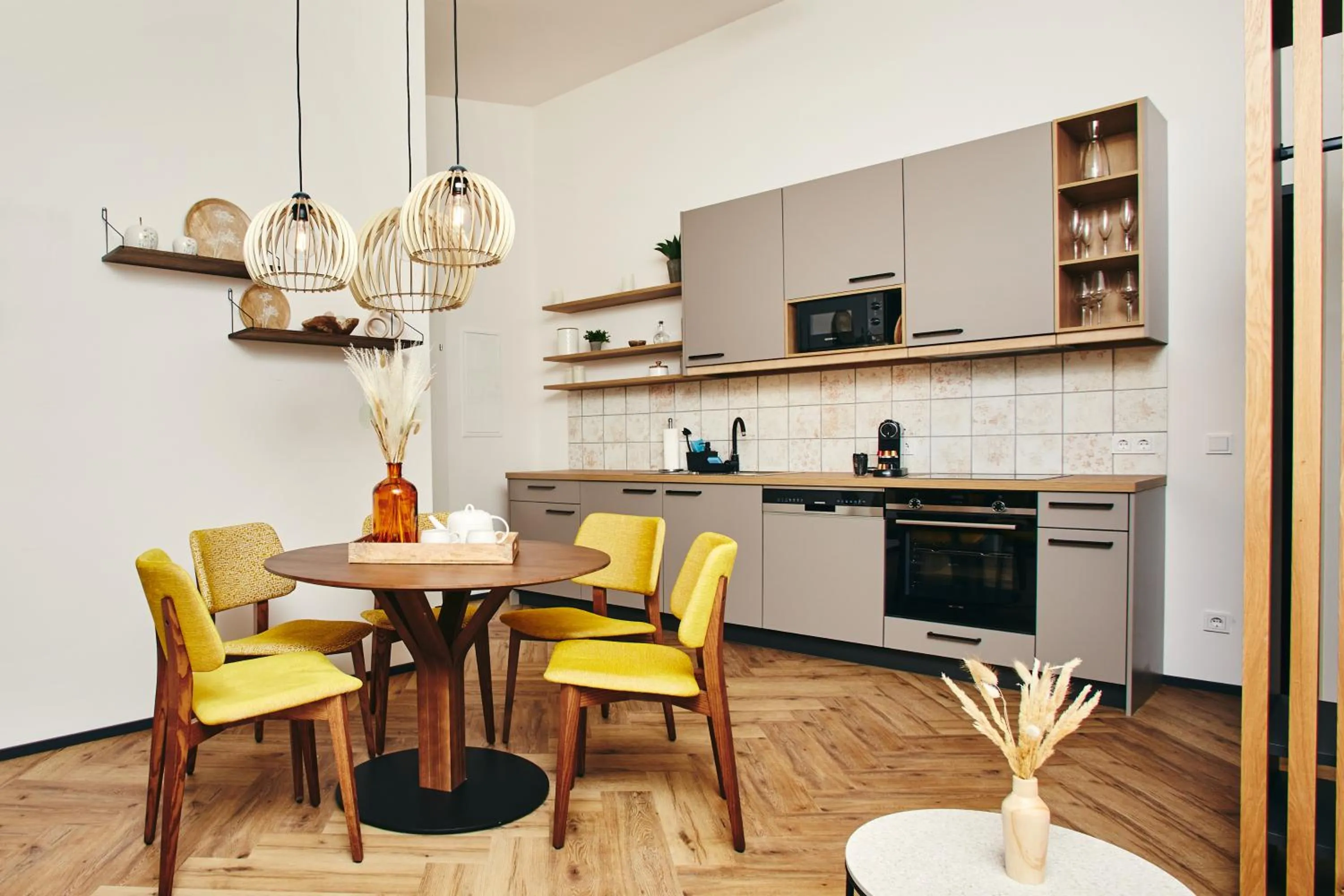 Kitchen or kitchenette in HOMEBOUND APARTMENTS Bad Goisern - contactless check-in