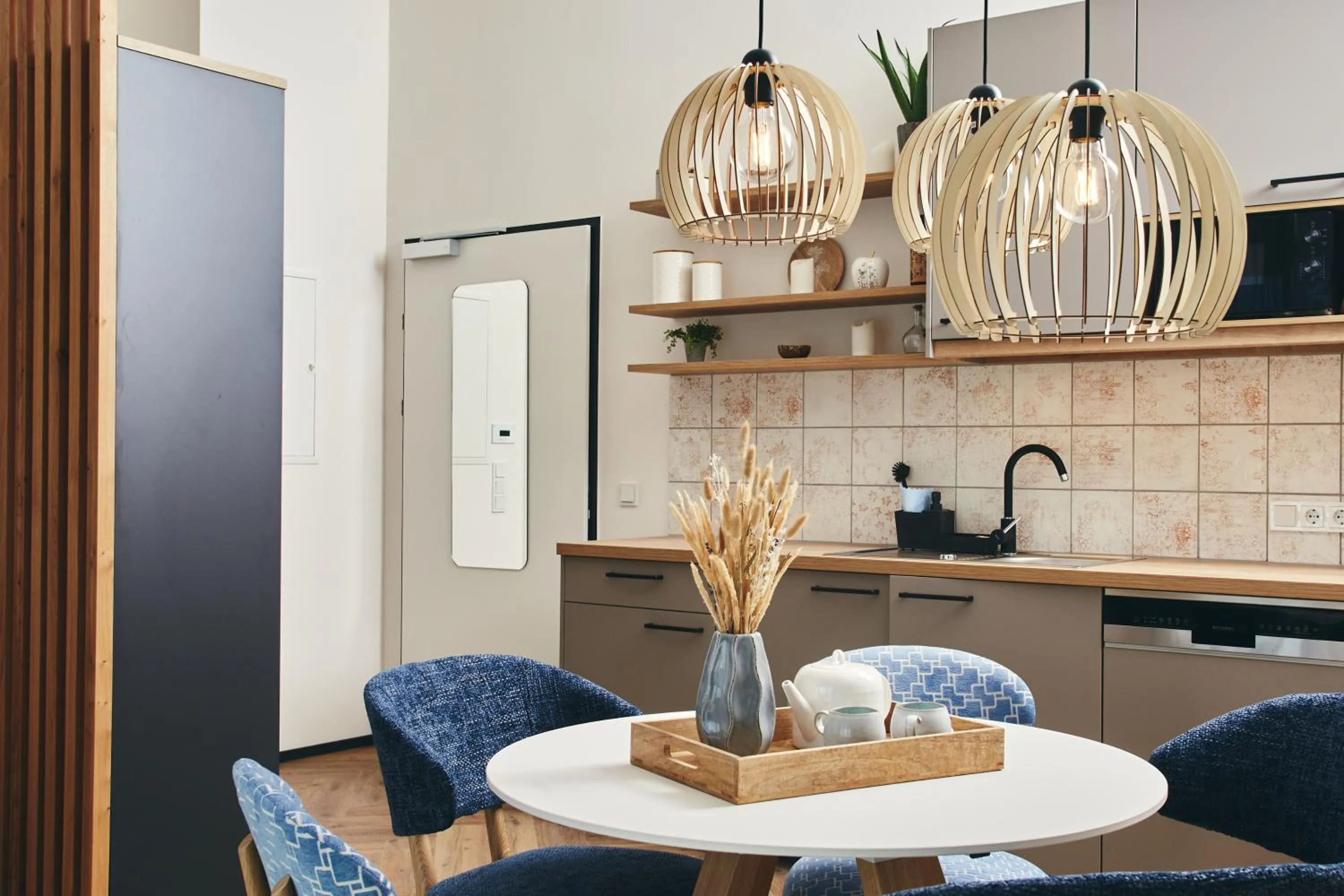 Kitchen or kitchenette in HOMEBOUND APARTMENTS Bad Goisern - contactless check-in