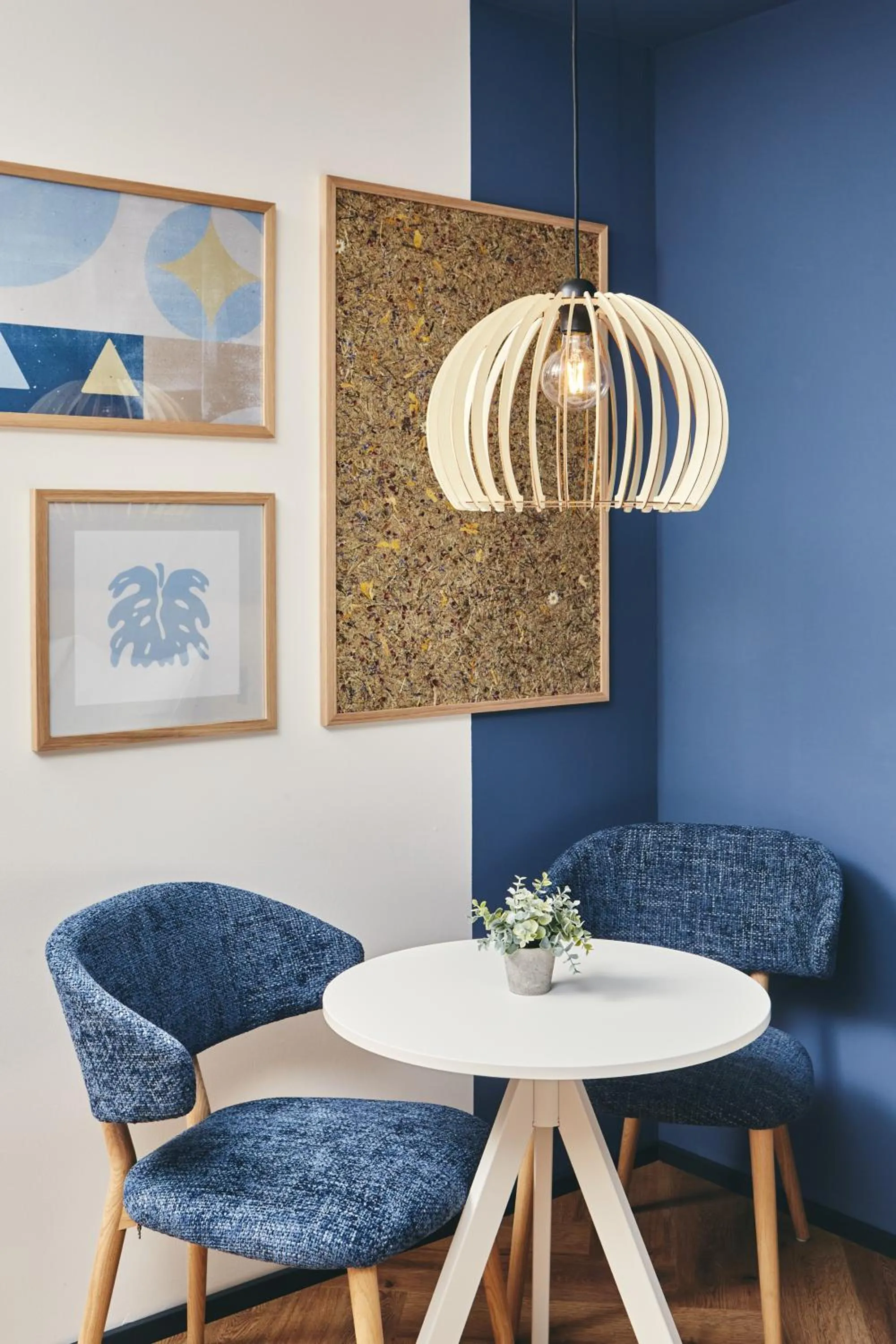 Seating area in HOMEBOUND APARTMENTS Bad Goisern - contactless check-in