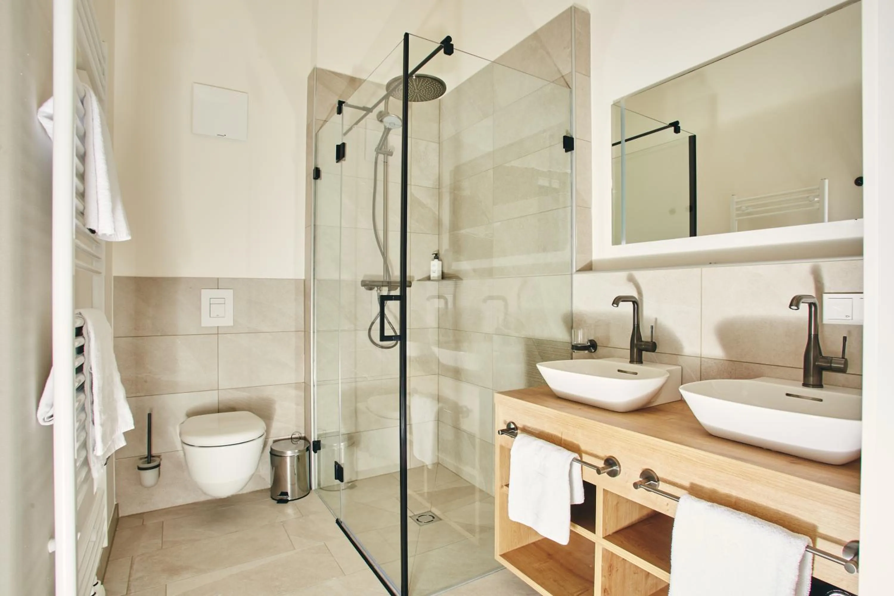 Shower in HOMEBOUND APARTMENTS Bad Goisern - contactless check-in