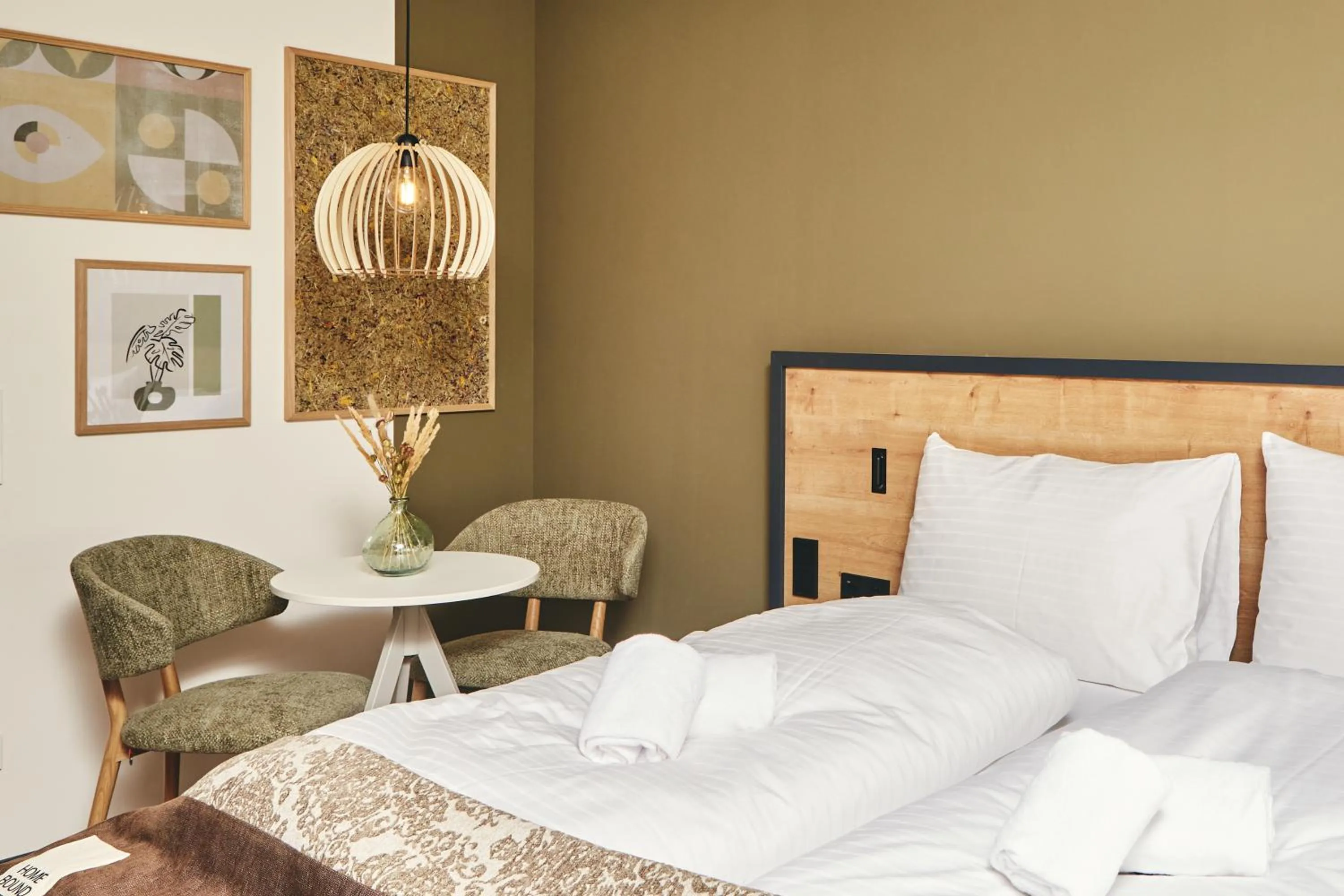 Photo of the whole room, Bed in HOMEBOUND APARTMENTS Bad Goisern - contactless check-in