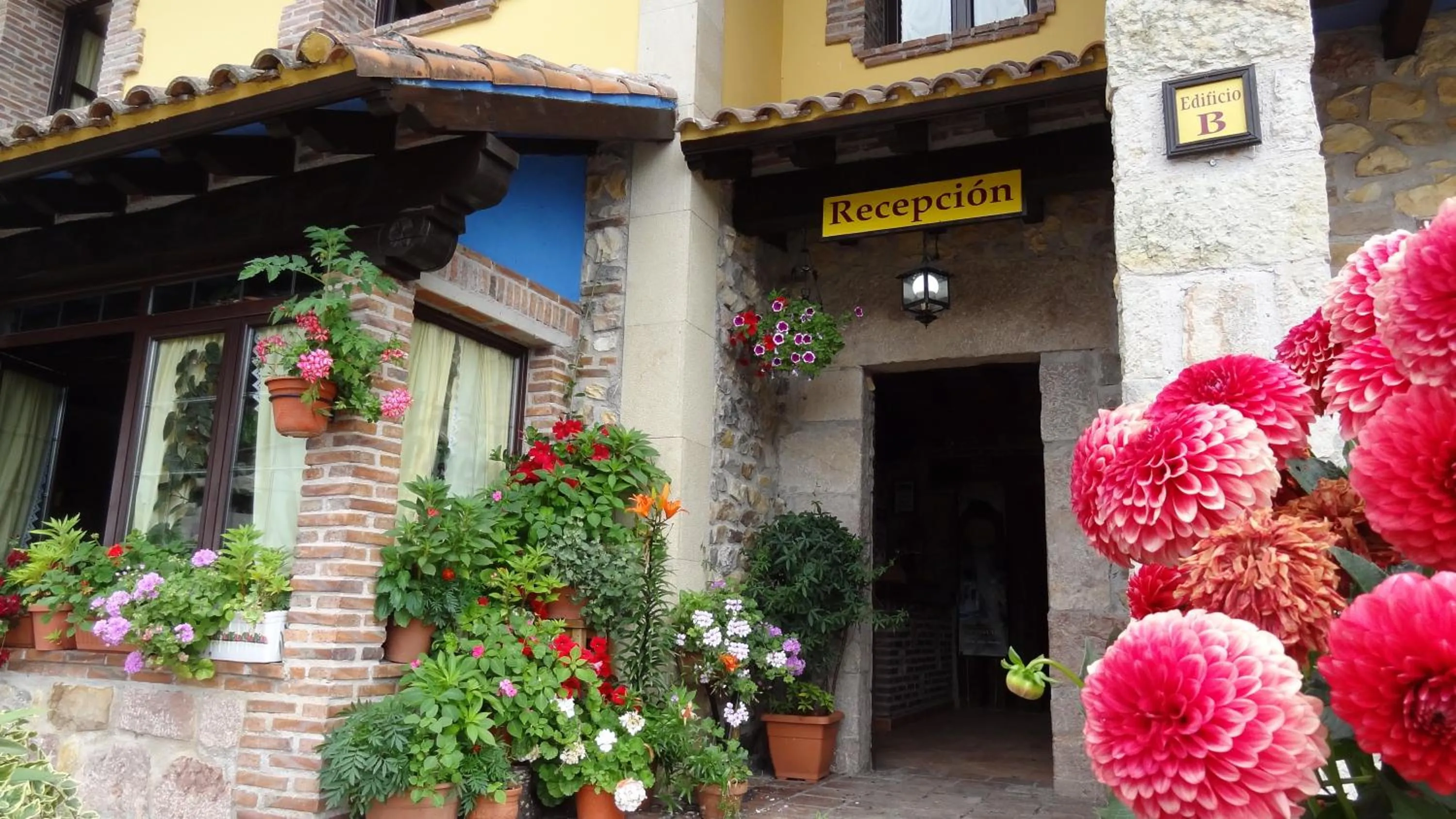 Facade/entrance in Conjunto Hotelero La Pasera