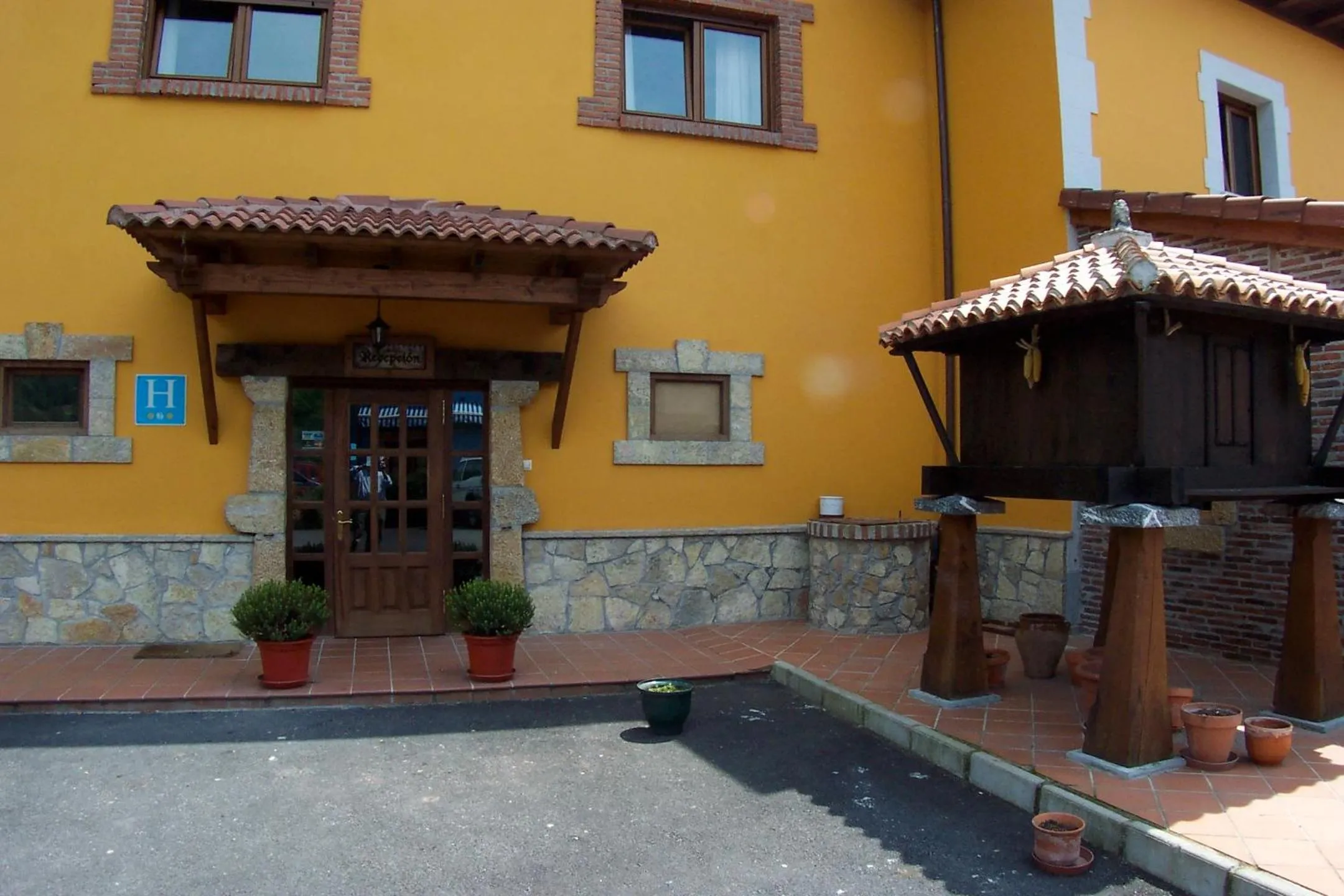Facade/entrance in Conjunto Hotelero La Pasera