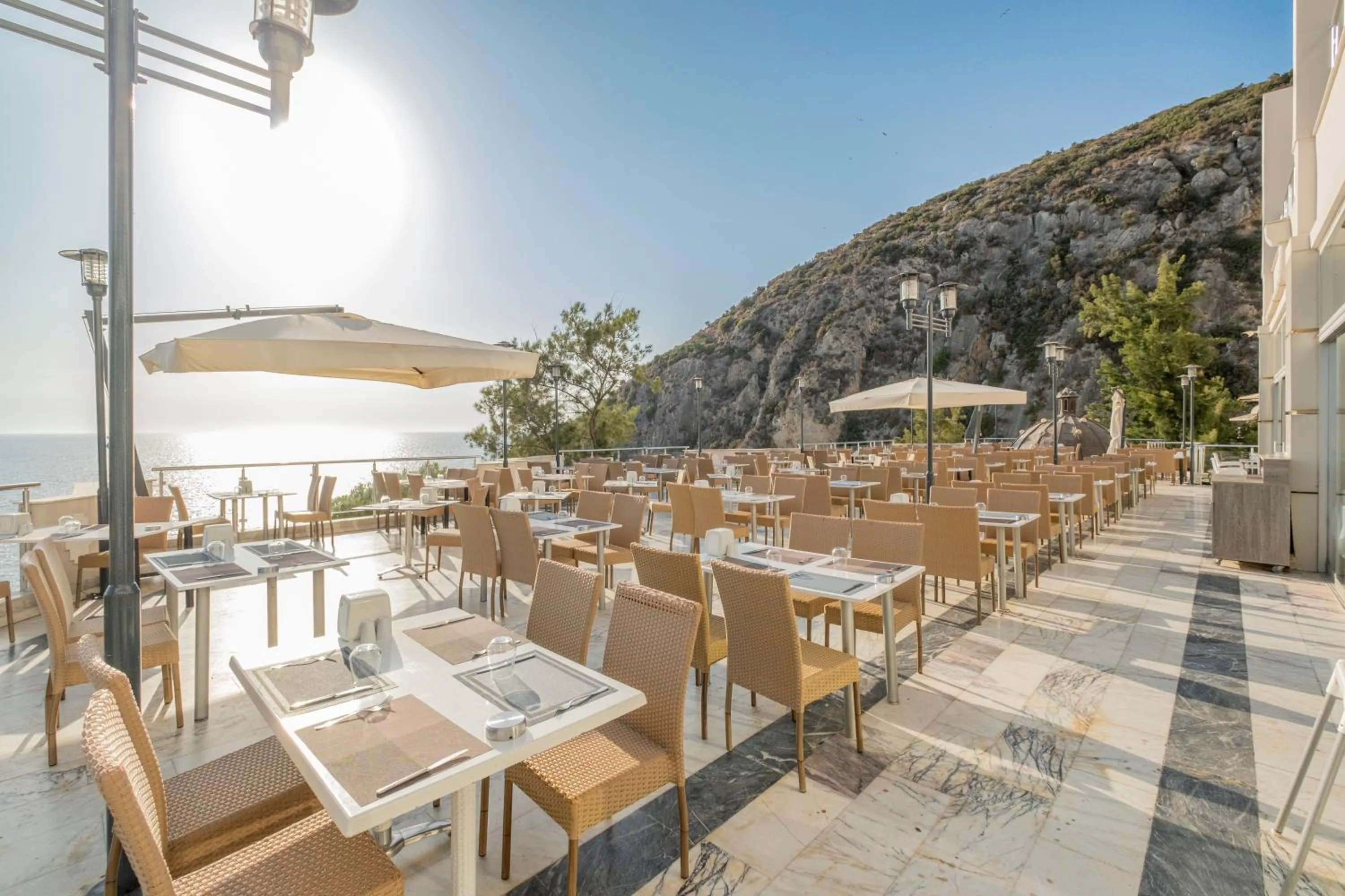 LADONIA HOTELS ADAKULE