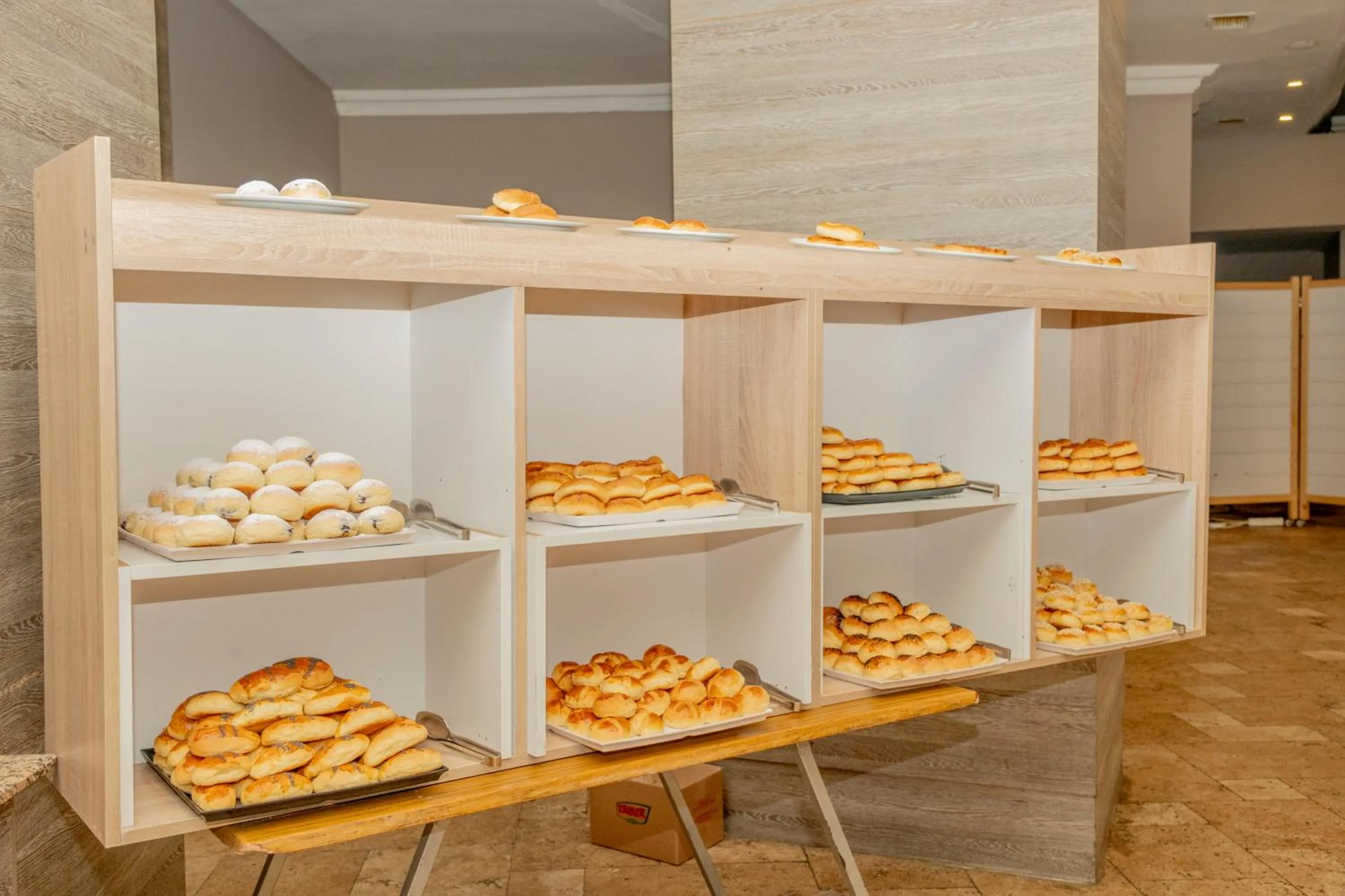 LADONIA HOTELS ADAKULE