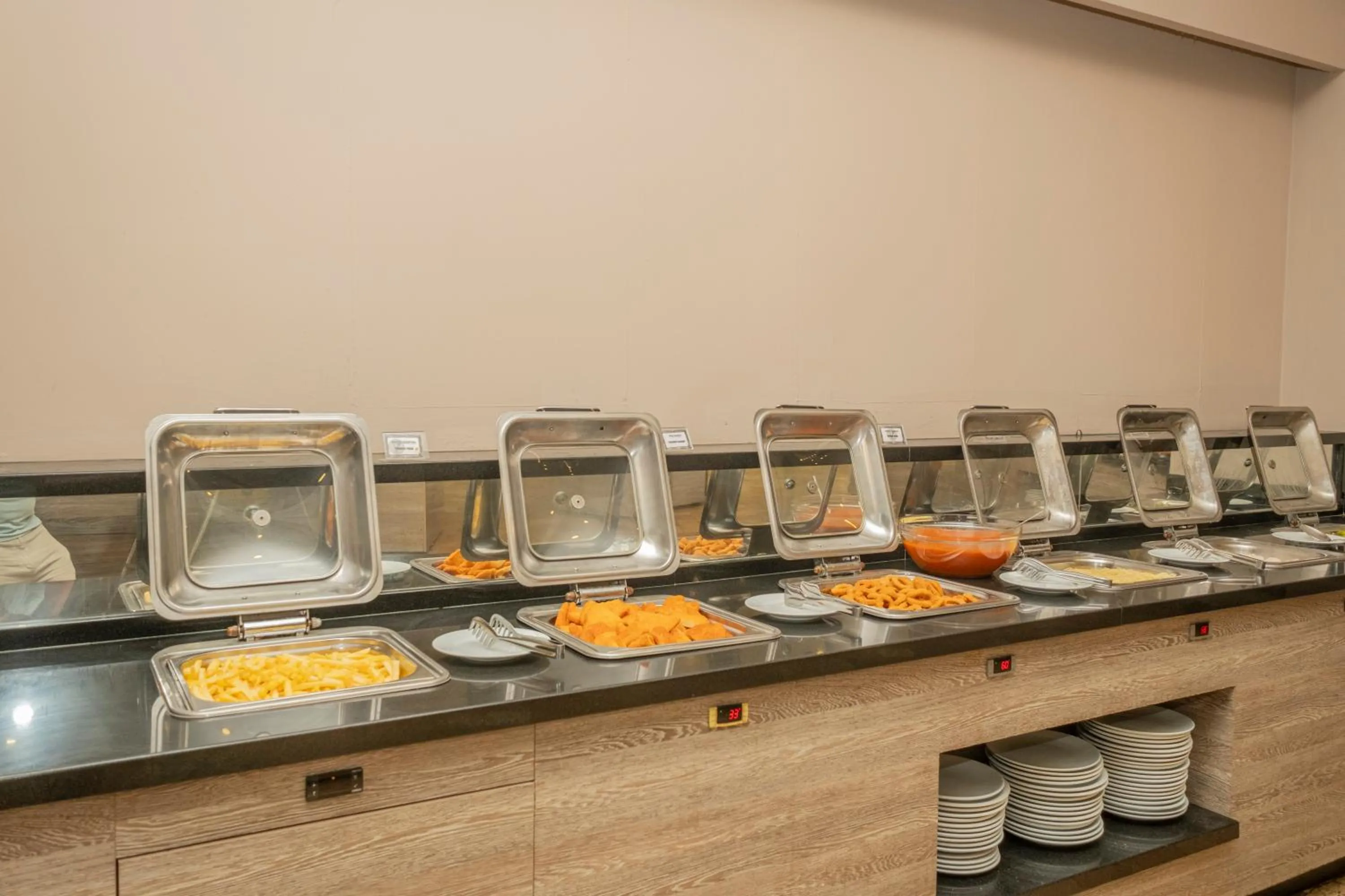 LADONIA HOTELS ADAKULE