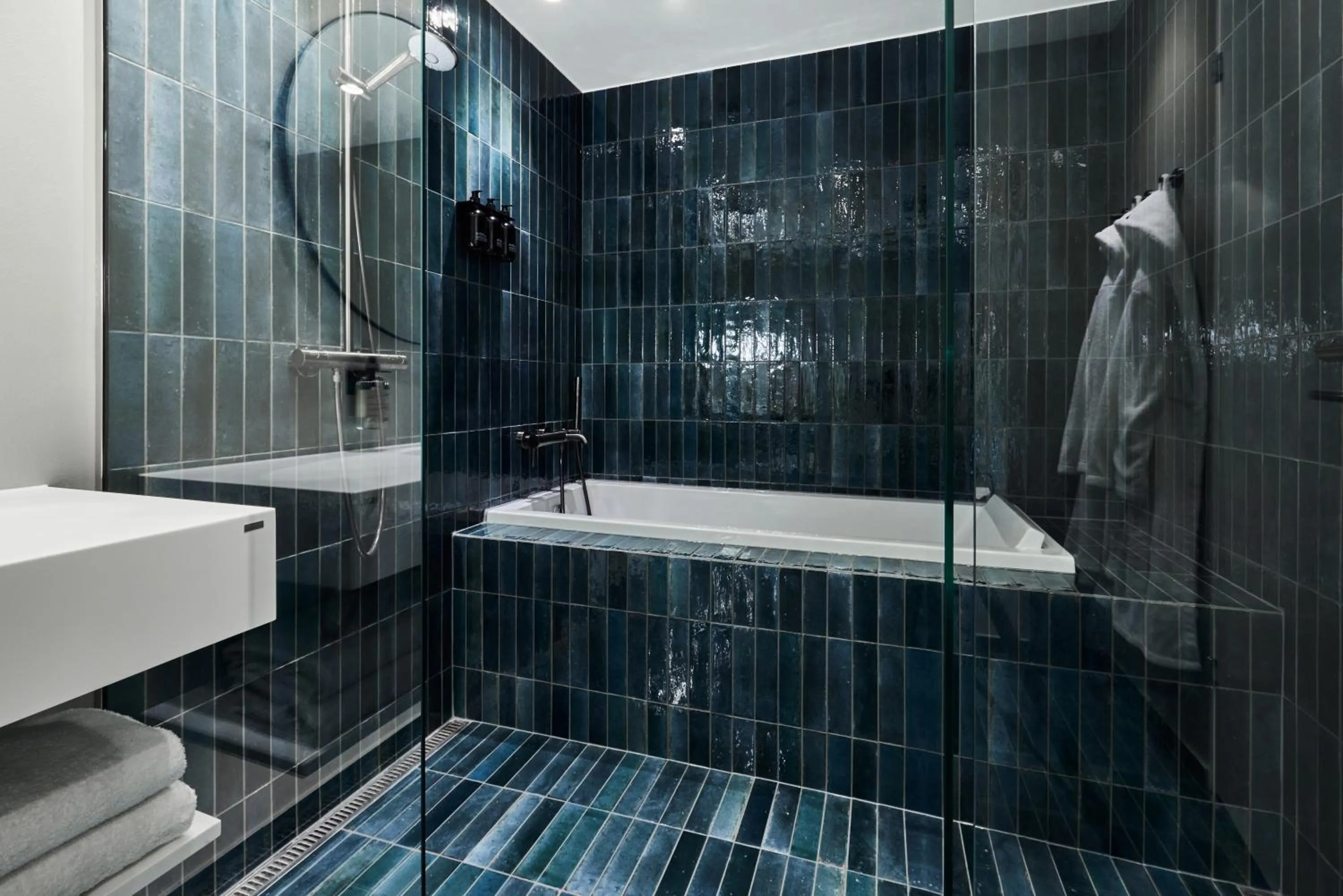 Bathroom in Kirk Suites