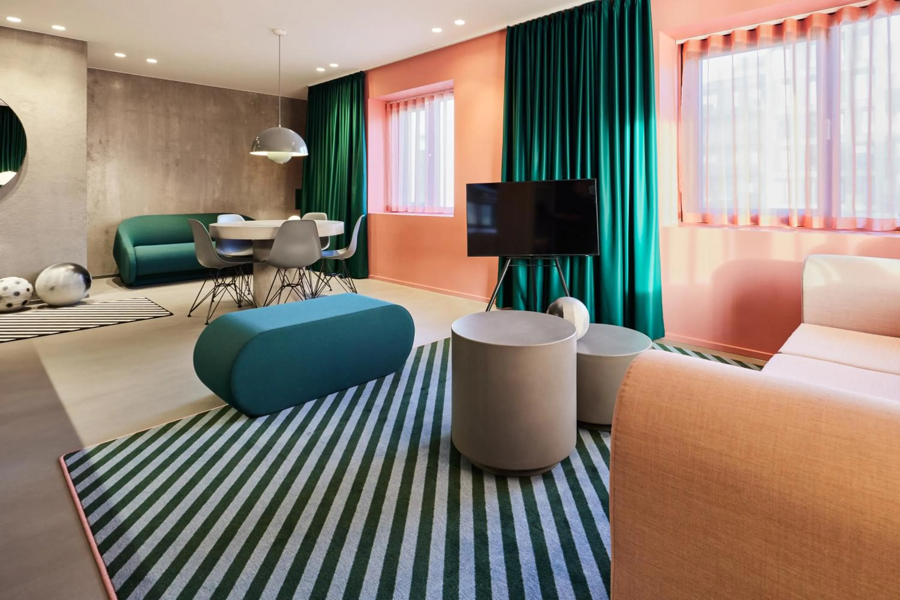 Living room in Kirk Suites