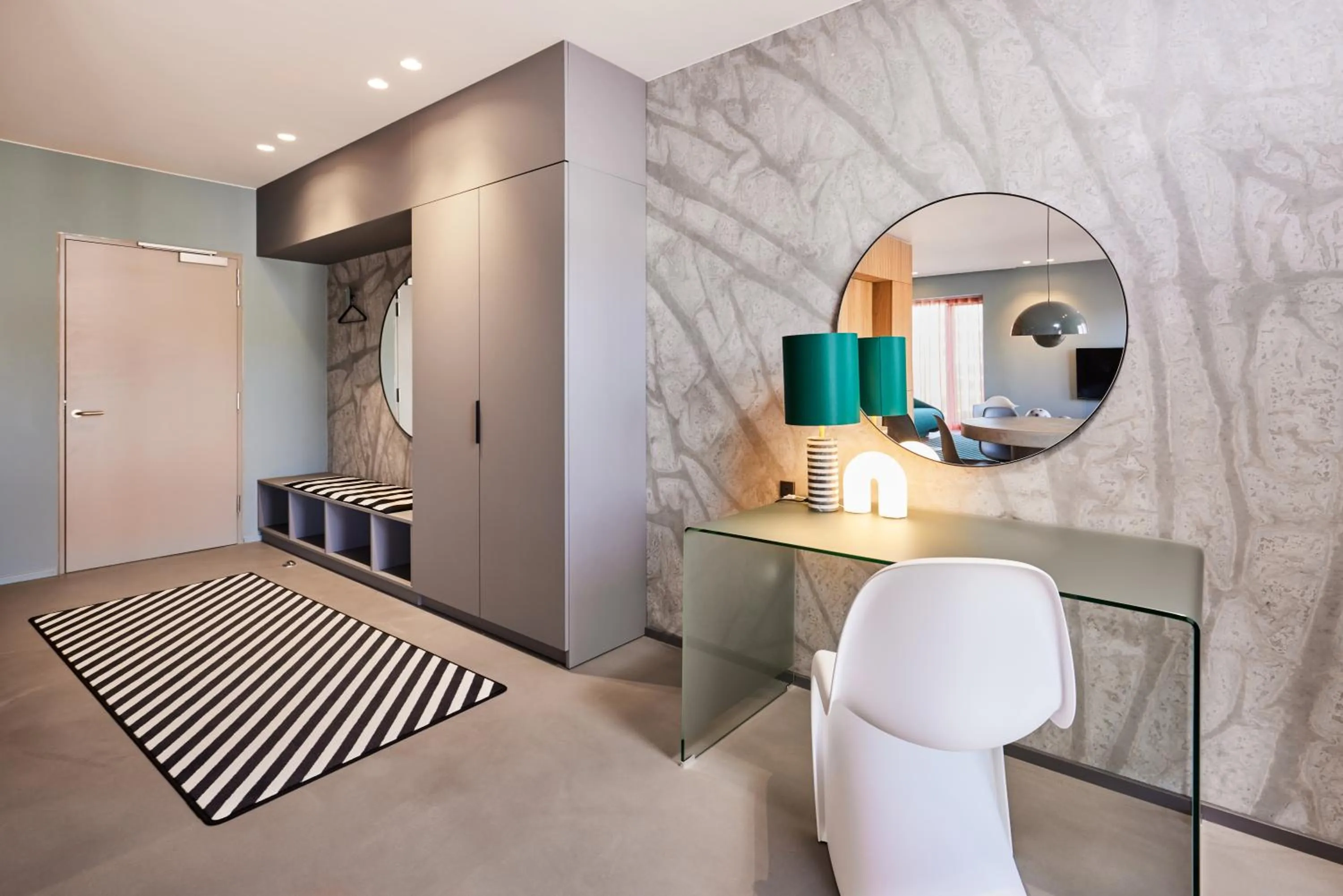 wardrobe in Kirk Suites