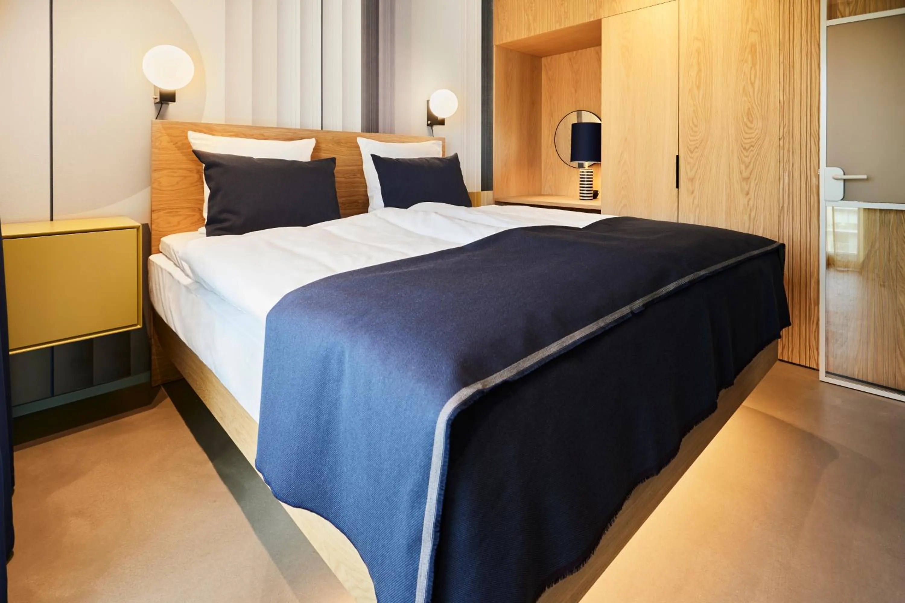 Bedroom, Bed in Kirk Suites