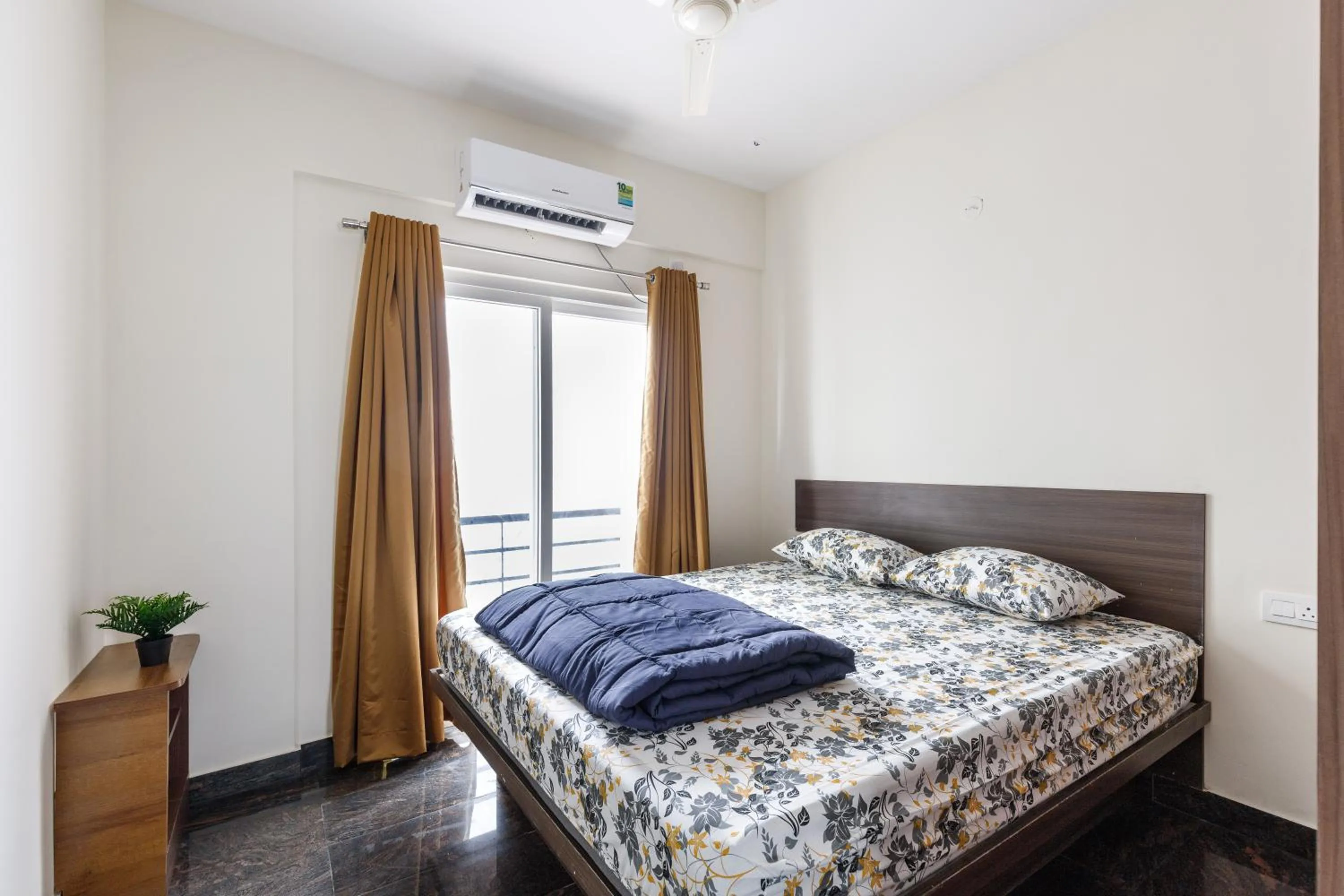 Bed in SPLENDID SHUBHAM SERVICED APARTMENTS